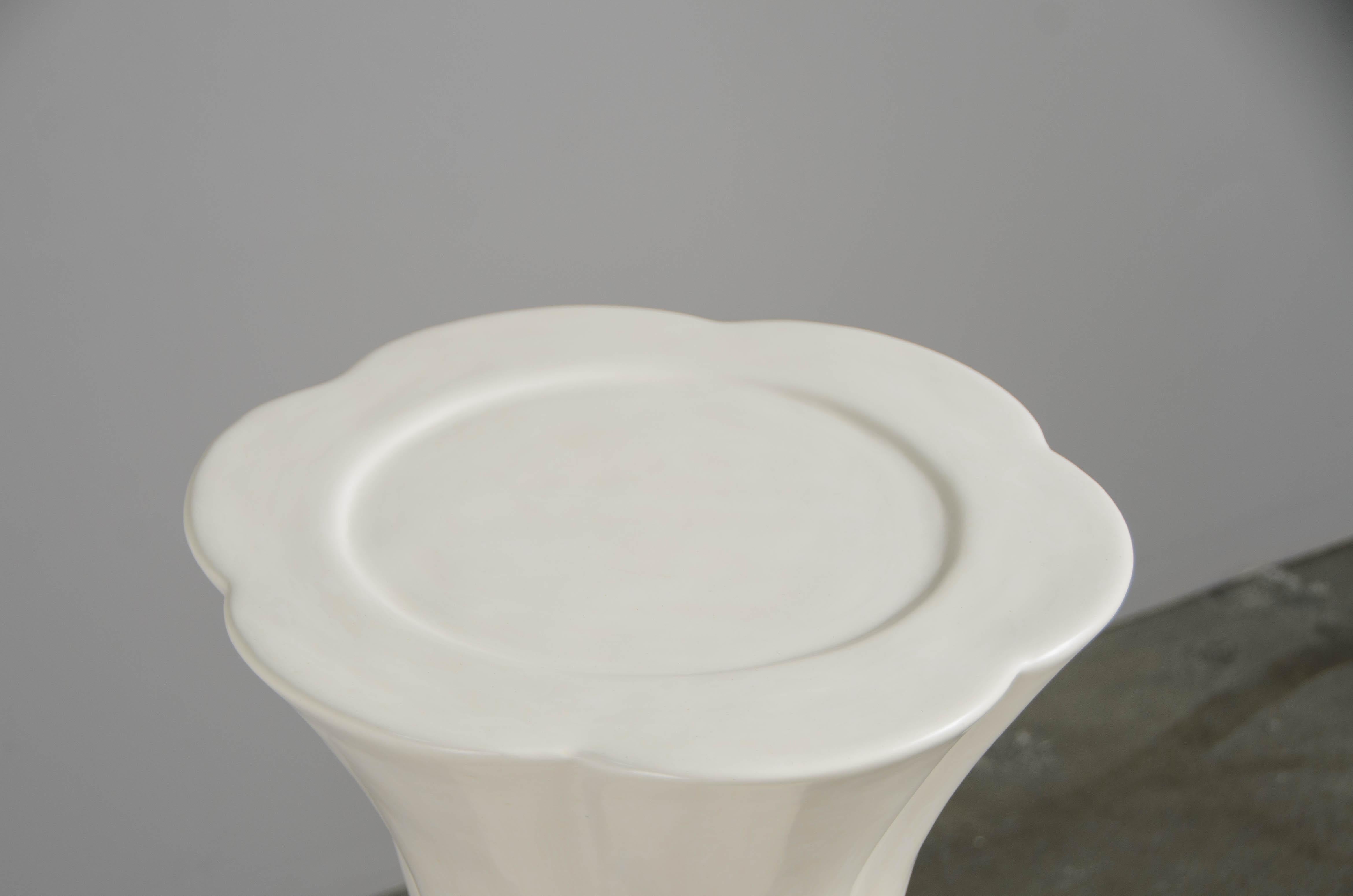 Contemporary 6 Lobed Petal Stand Table in Cream Lacquer by Robert Kuo In New Condition For Sale In Los Angeles, CA