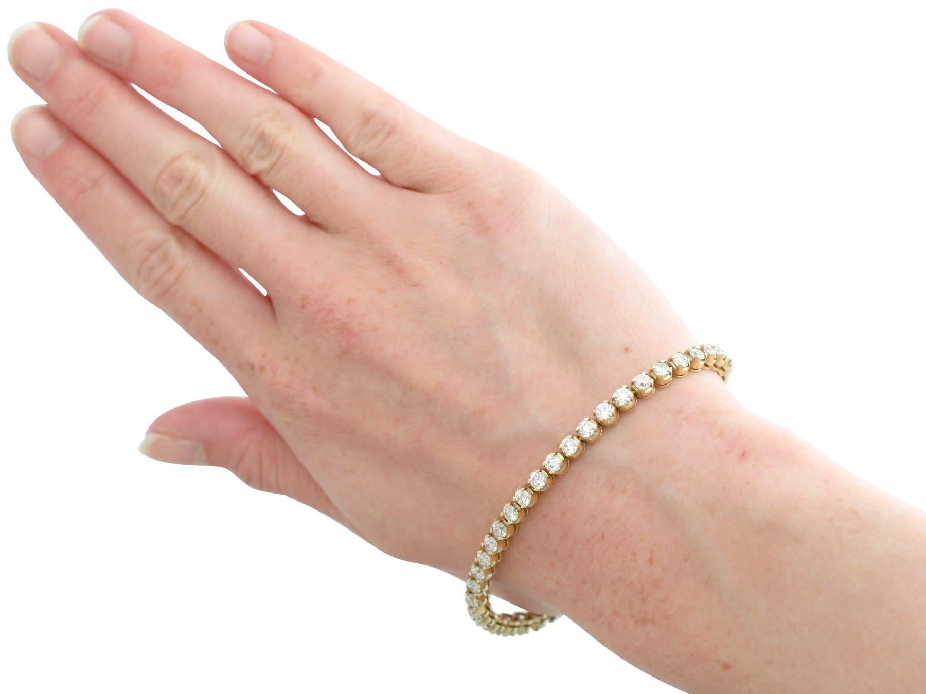 Bracelet tennis contemporain en or jaune et diamants de 6,36 carats en vente 5