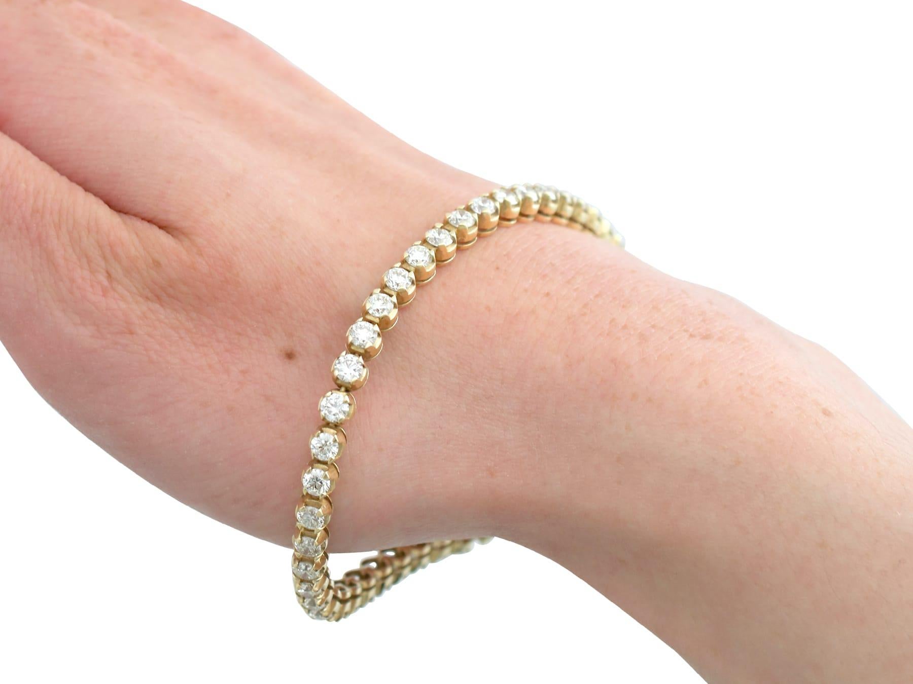 Contemporary 6.36 Carat Diamond and Yellow Gold Tennis Bracelet 4