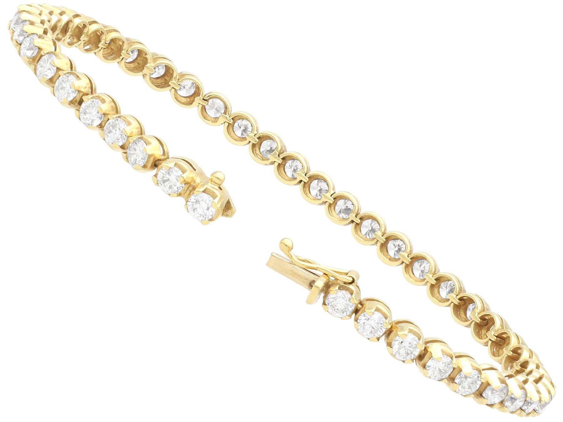 Contemporary 6.36 Carat Diamond and Yellow Gold Tennis Bracelet In Excellent Condition For Sale In Jesmond, Newcastle Upon Tyne