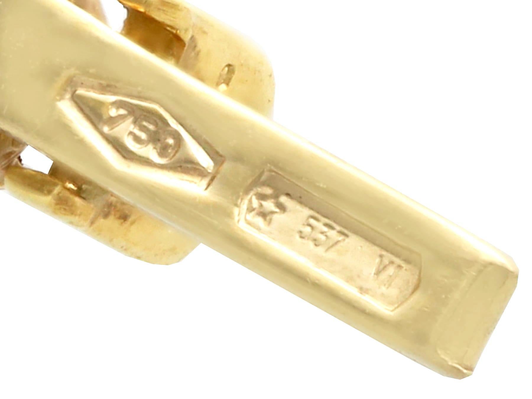 Contemporary 6.36 Carat Diamond and Yellow Gold Tennis Bracelet For Sale 1