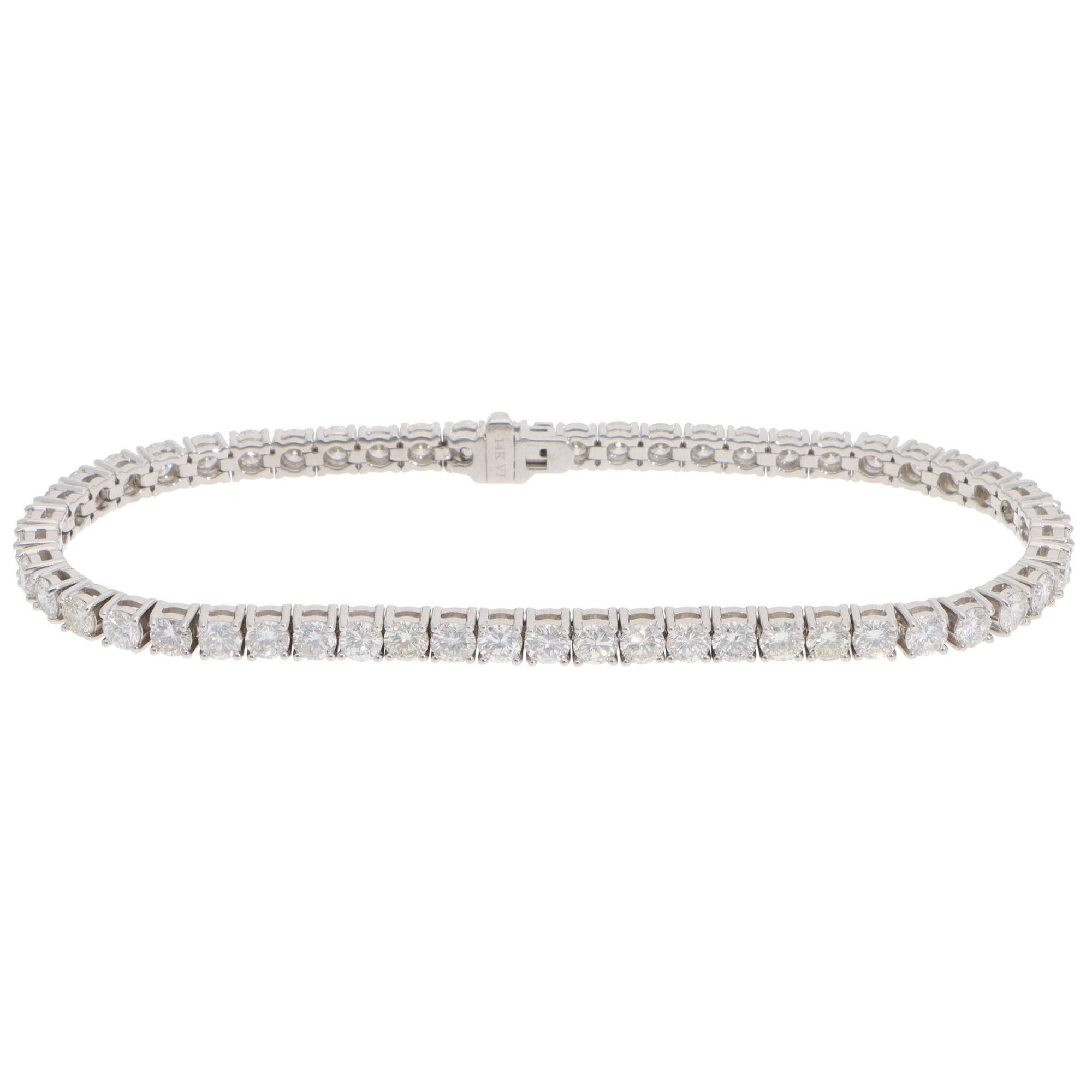 Taglio brillante Bracciale Tennis Contemporary con linea di diamanti da 6.82 carati in oro bianco in vendita