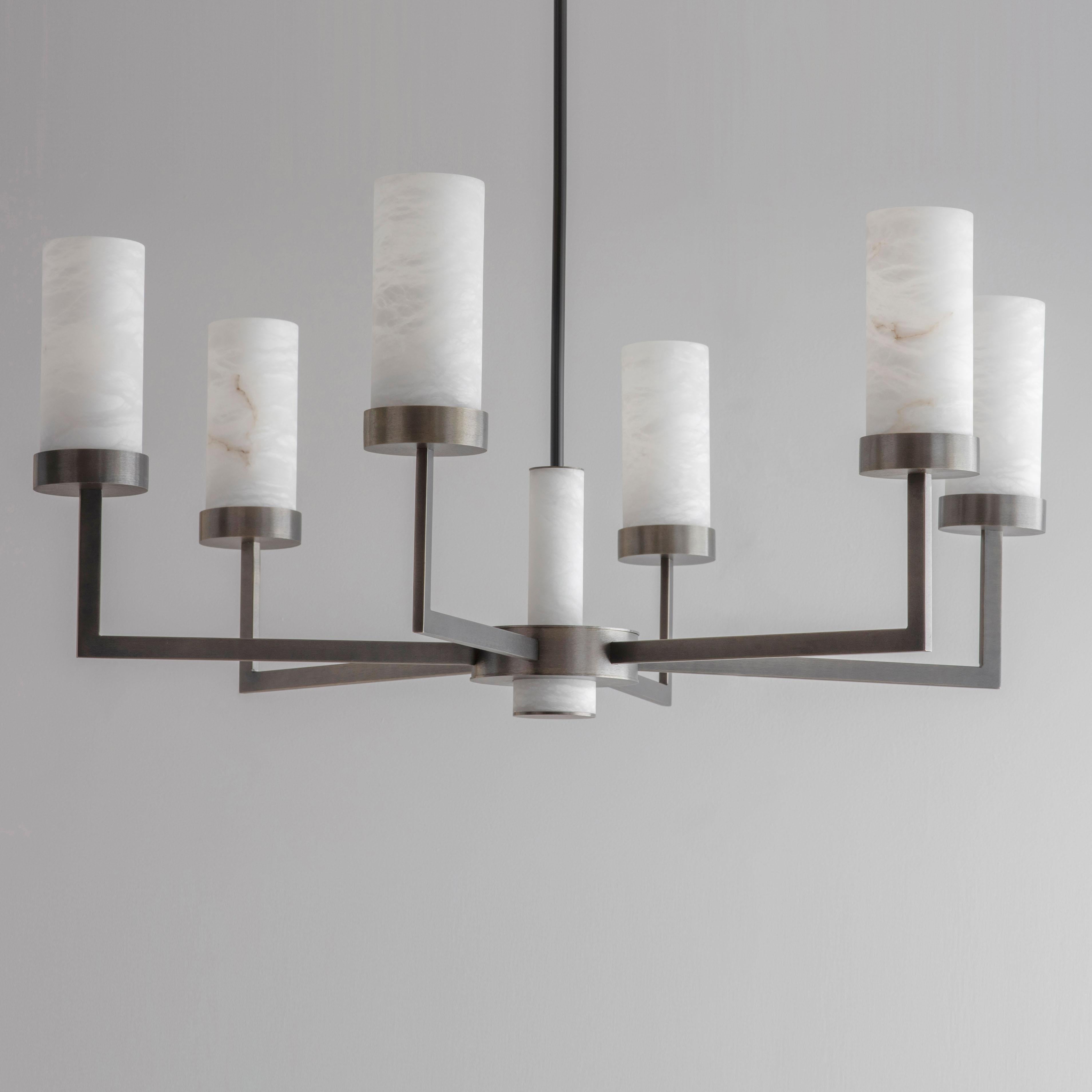 Araña de brújula contemporánea de 6 brazos en alabastro de bronce by Tigermoth Lighting Bronceado en venta