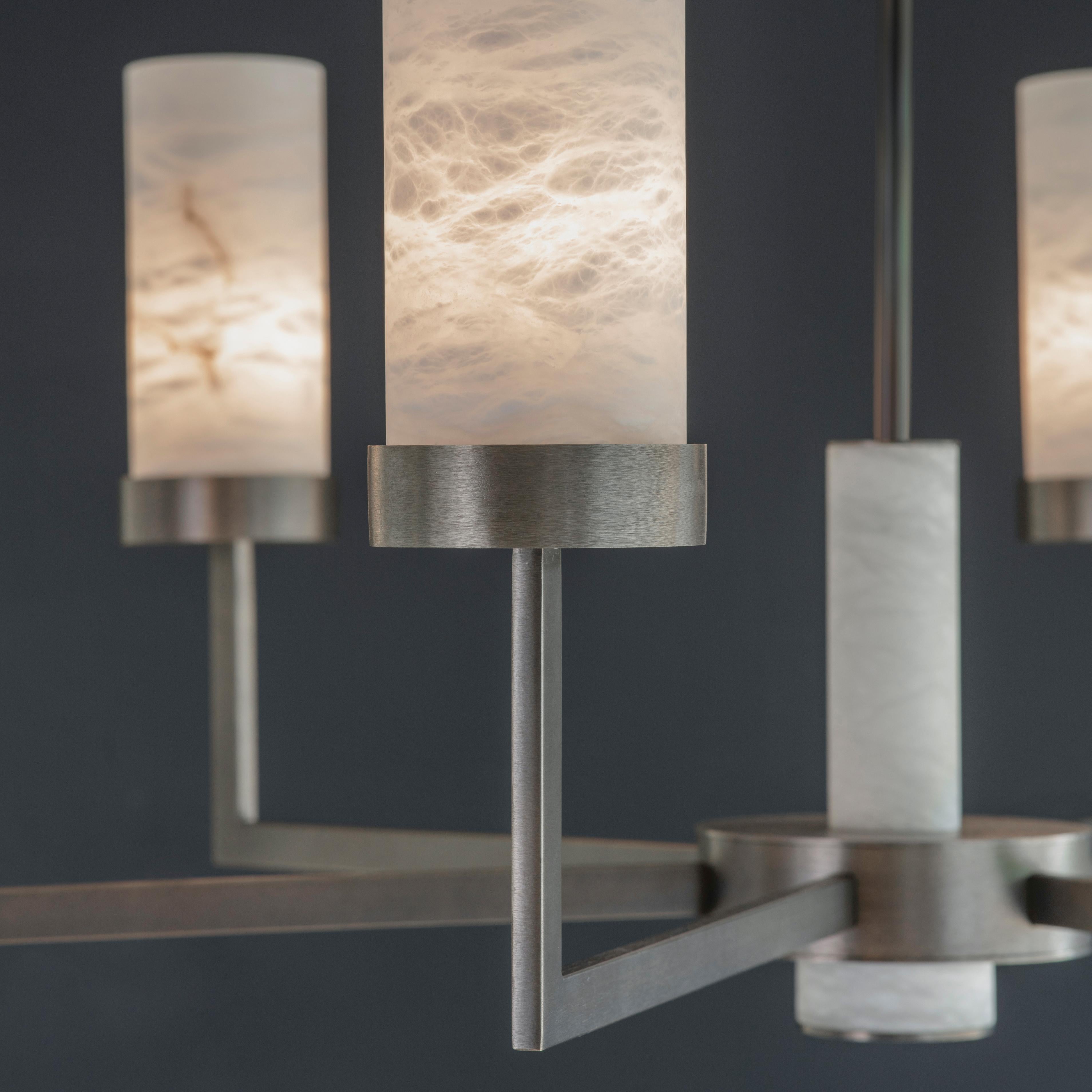 Araña de brújula contemporánea de 6 brazos en alabastro de bronce by Tigermoth Lighting en Nuevo estado para la venta en Reading, GB