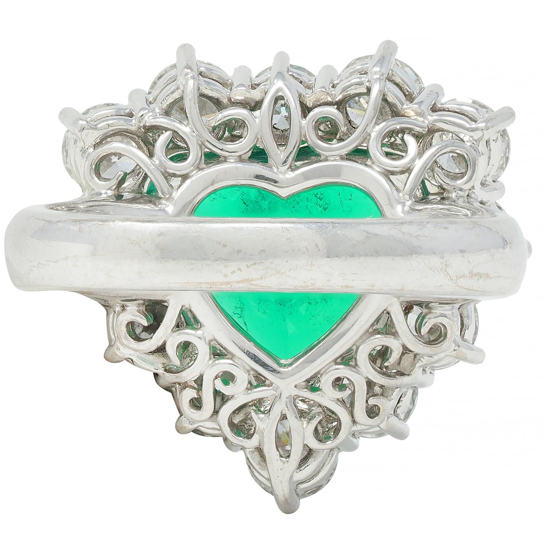 Contemporary 7.00 CTW Colombian Emerald Diamond 18 Karat Gold Heart Halo Ring For Sale 1
