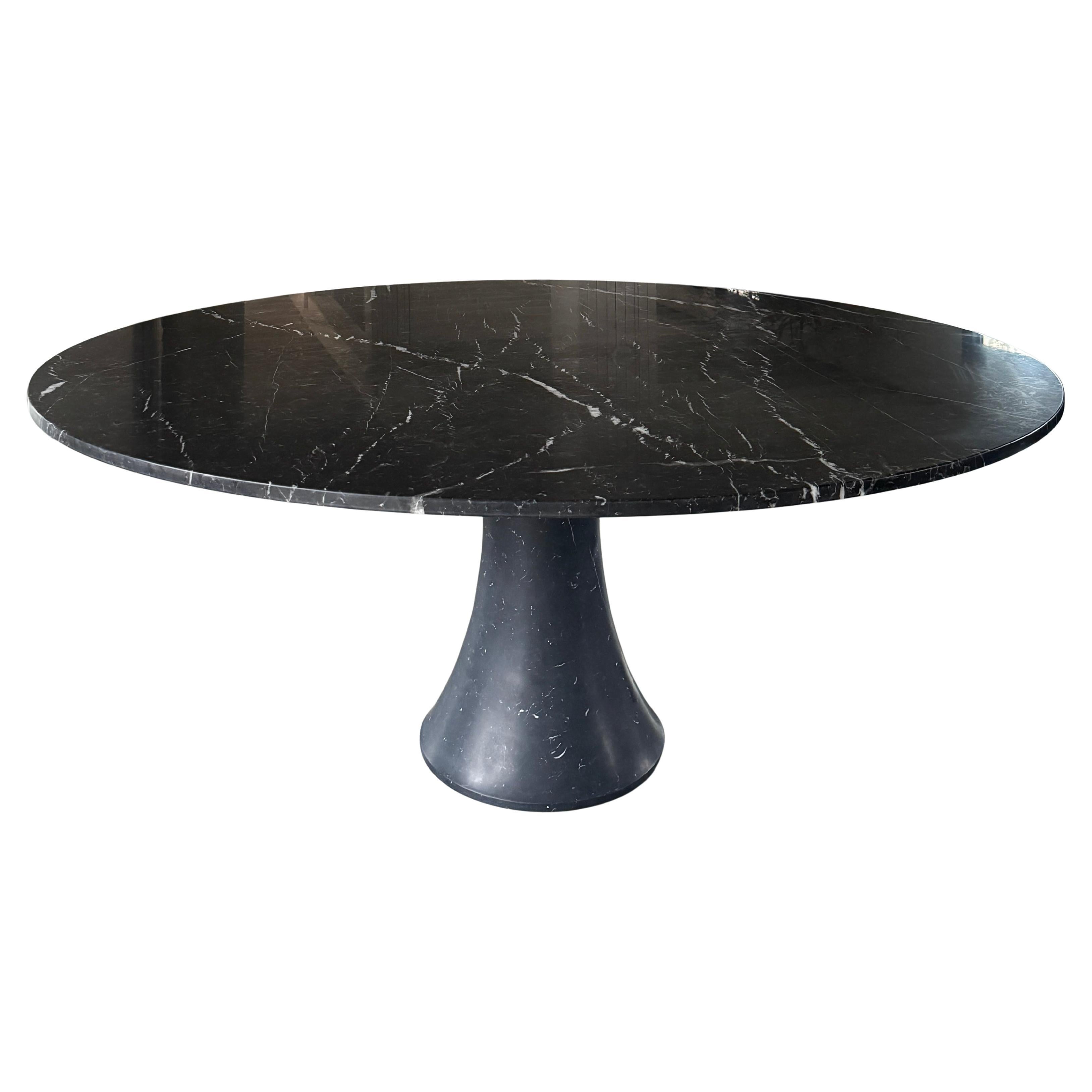 Tavolo da pranzo contemporaneo con piedistallo in marmo Nero Marquina da 72" fabbricato in Italia