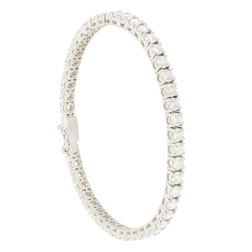 Contemporary 7.20ct Diamond Tennis Bracelet In Good Condition For Sale In London, GB