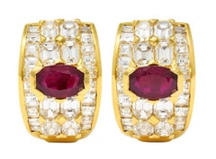 Contemporary 7.25 CTW  Orecchini a cerchio a J con diamante e rubino in oro giallo 18 carati