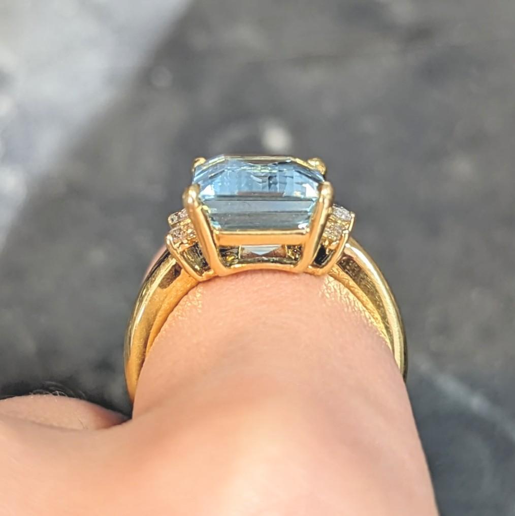 Contemporary 7.27 CTW Aquamarine Diamond 18 Karat Yellow Gold Cocktail Ring For Sale 9