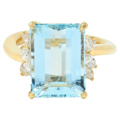 Contemporary 7.27 CTW Aquamarine Diamond 18 Karat Yellow Gold Cocktail Ring