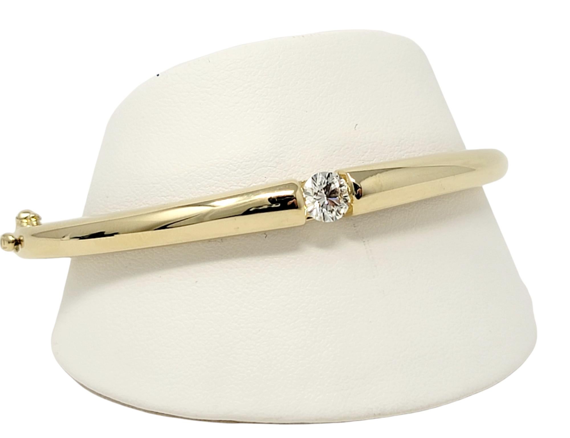 Contemporary .73 Carat Round Diamond Hinged Bangle Bracelet in 14 Karat Gold For Sale 5