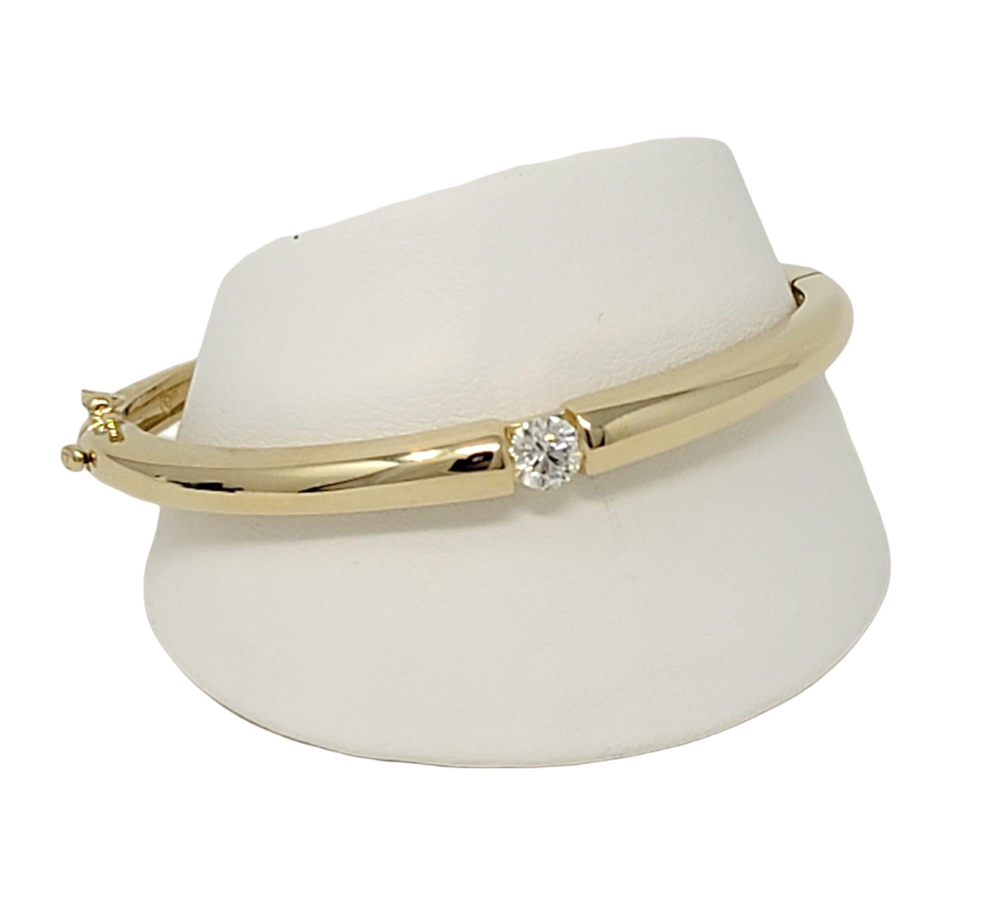 Contemporary .73 Carat Round Diamond Hinged Bangle Bracelet in 14 Karat Gold For Sale 6
