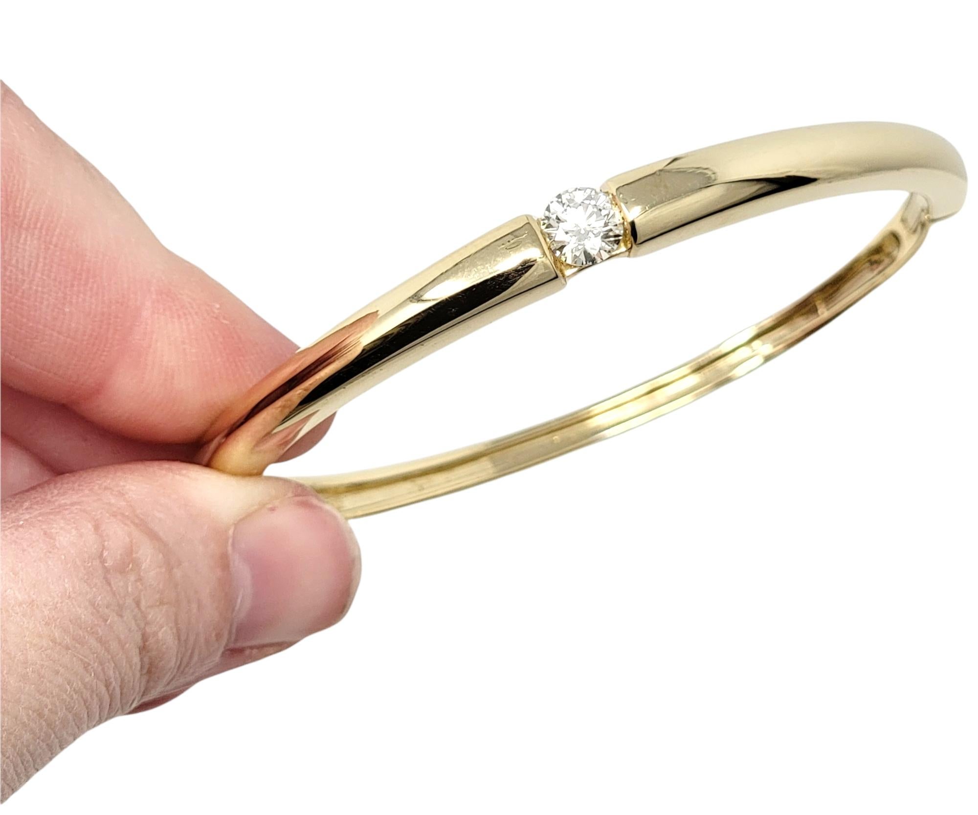 Contemporary .73 Carat Round Diamond Hinged Bangle Bracelet in 14 Karat Gold For Sale 7