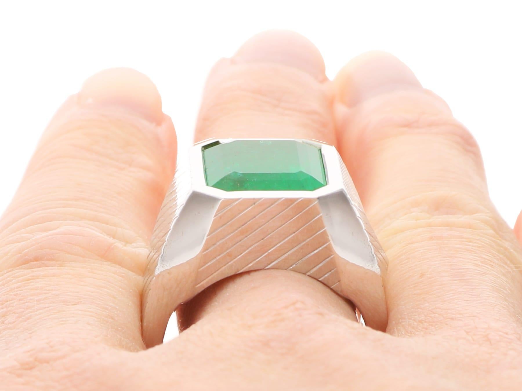 Contemporary 7.73 Carat Emerald and 18 Karat White Gold Dress Ring (2016) For Sale 6