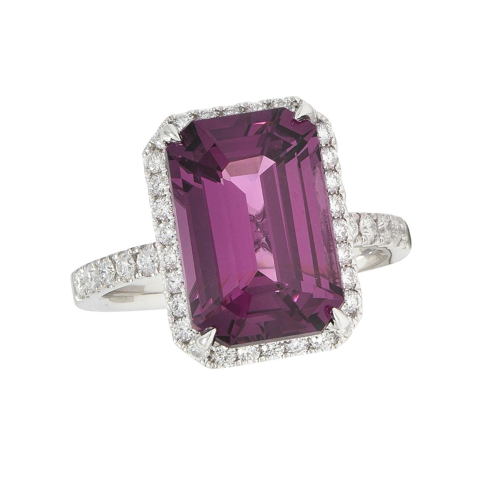 Contemporary 8.25 CTW Purple Spinel Diamond 18 Karat White Gold Halo Ring For Sale 3