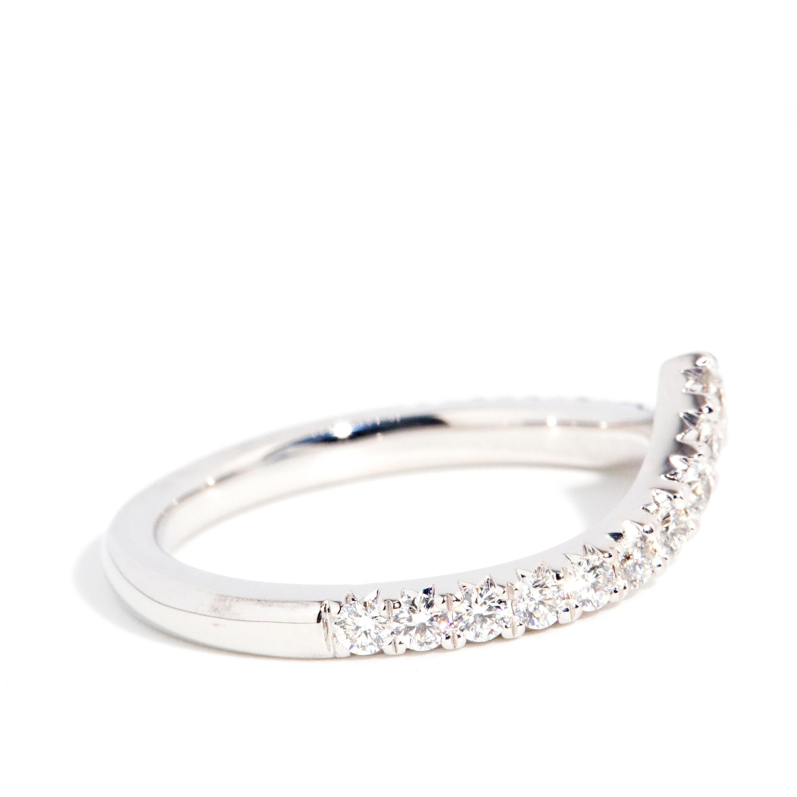 Women's Contemporary 9 Carat White Gold Round Brilliant Diamond Chevron Style Band Ring