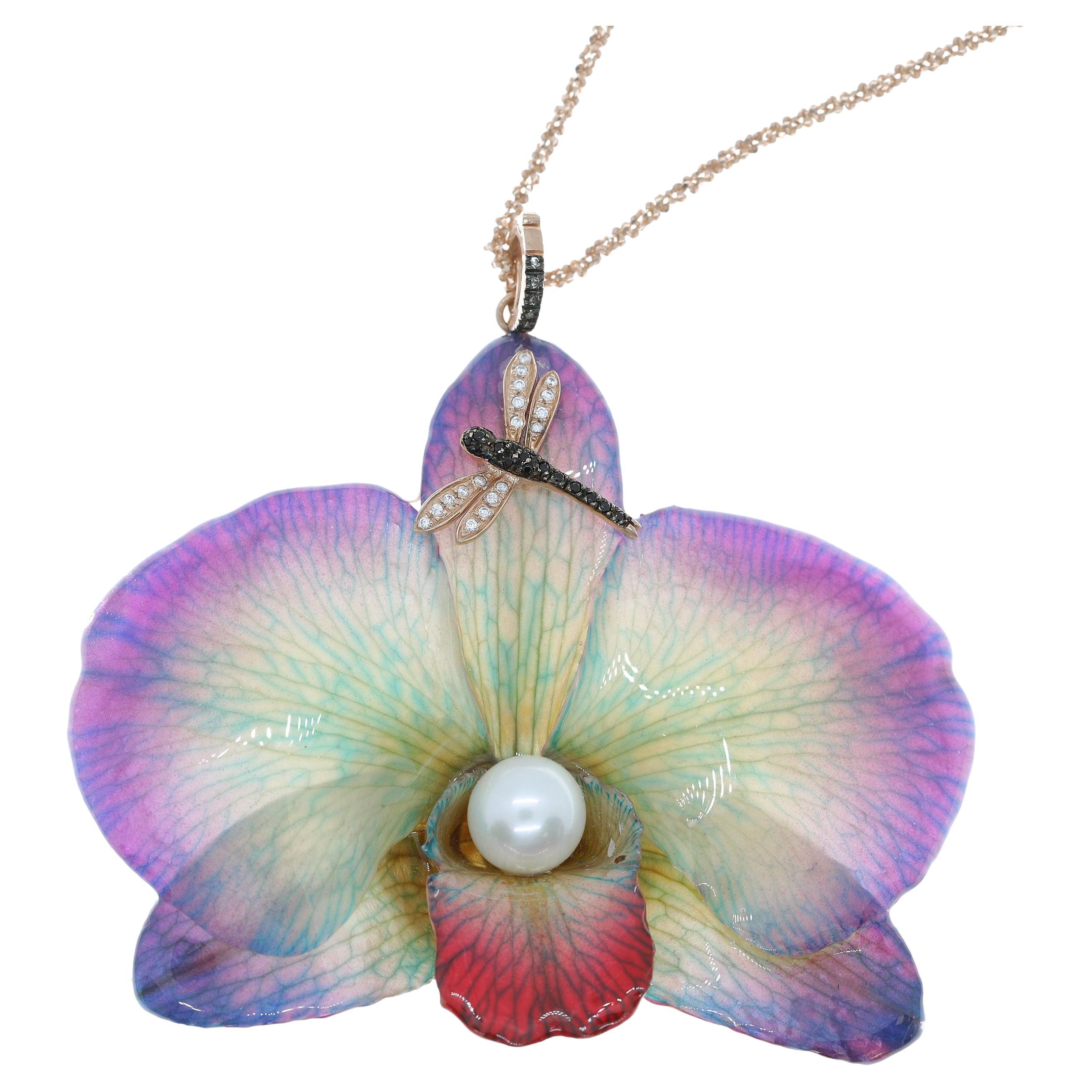 Pendentif contemporain en argent 925 électroplaqué en rose, perle, orchidée et diamant en vente