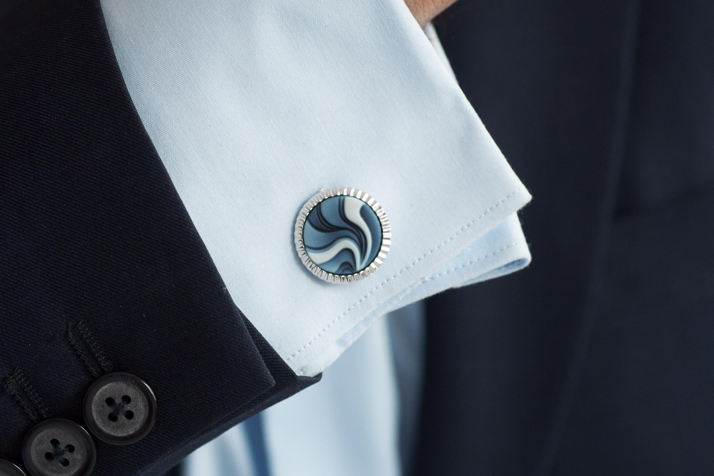 Round Cut Sterling Silver Contemporary Abstract Design Agate Carving Gemstone Cufflinks For Sale