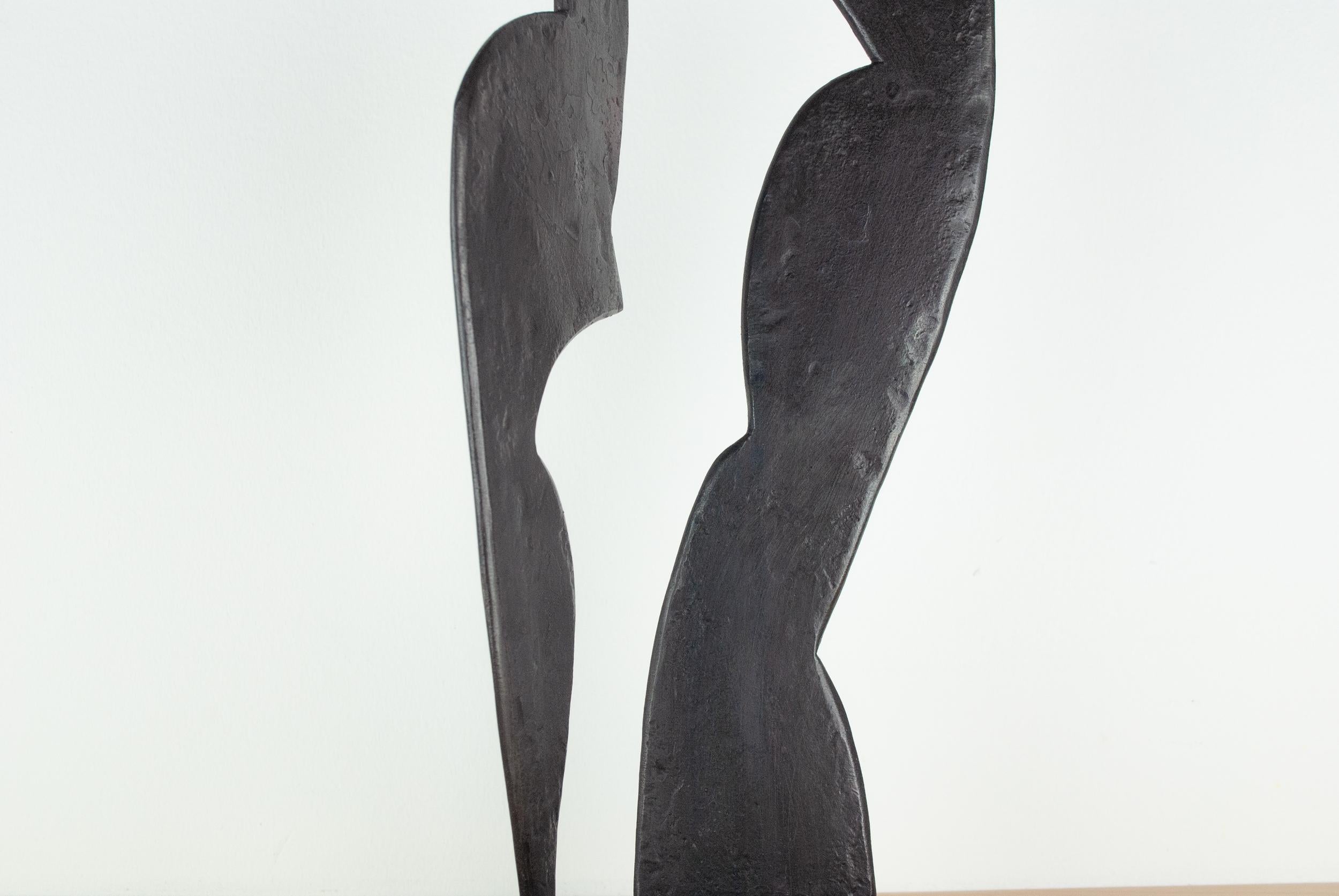 Britannique Sculpture contemporaine en acier forgé noir inspirée de H. Bertoia - Deux formes 02 en vente