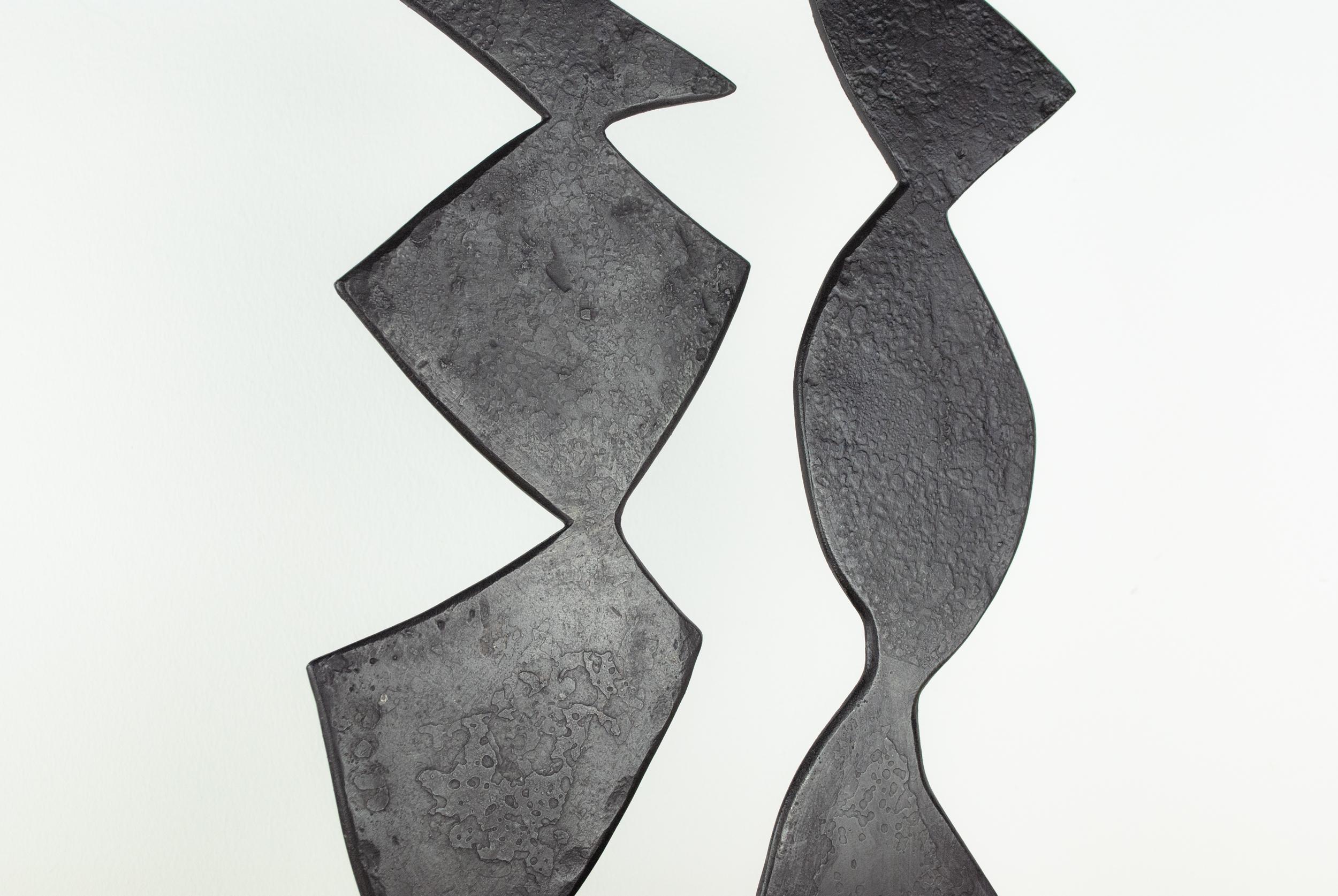 Forgé Sculpture contemporaine en acier forgé noir inspirée de H. Bertoia - Deux formes 03 en vente