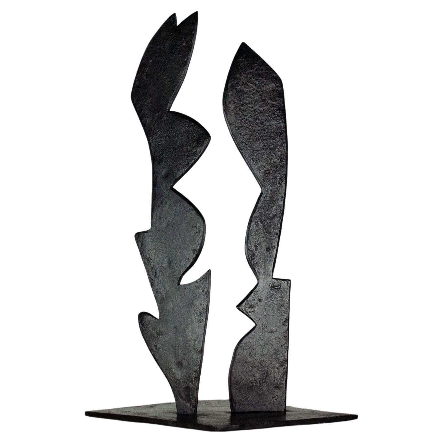 Sculpture contemporaine en acier forgé noir inspirée de H. Bertoia - Deux formes 04 en vente