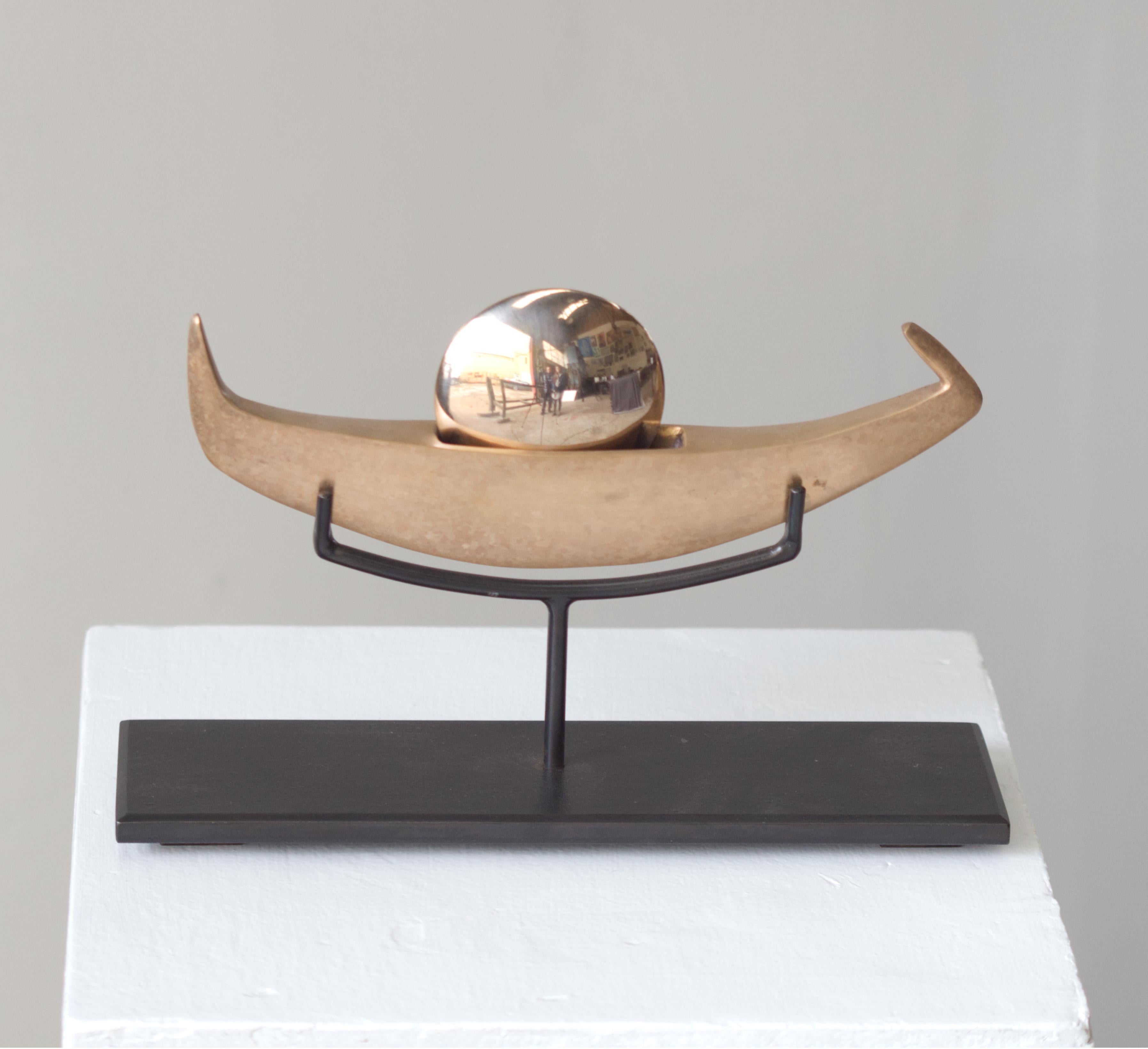 Moderno Scultura contemporanea in bronzo, 'Eye am My Own Ship' di Tori Hermes in vendita