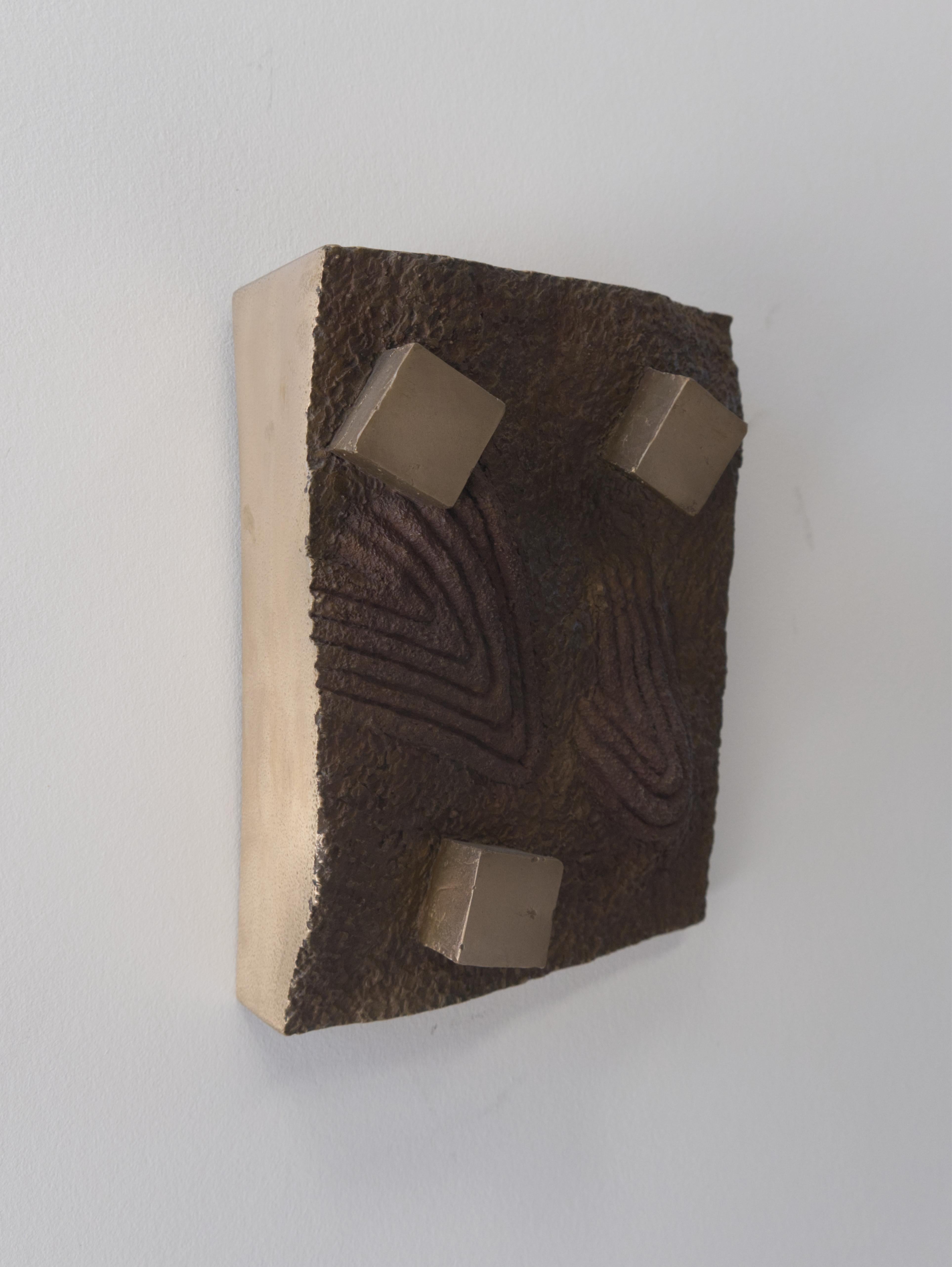 Moderno Scultura astratta contemporanea in bronzo, 'Remnant' di Alexander Yoshikawa in vendita