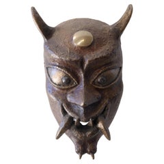 Scultura da parete in bronzo contemporanea, 'Oni Mask' di Alexander Yoshikawa
