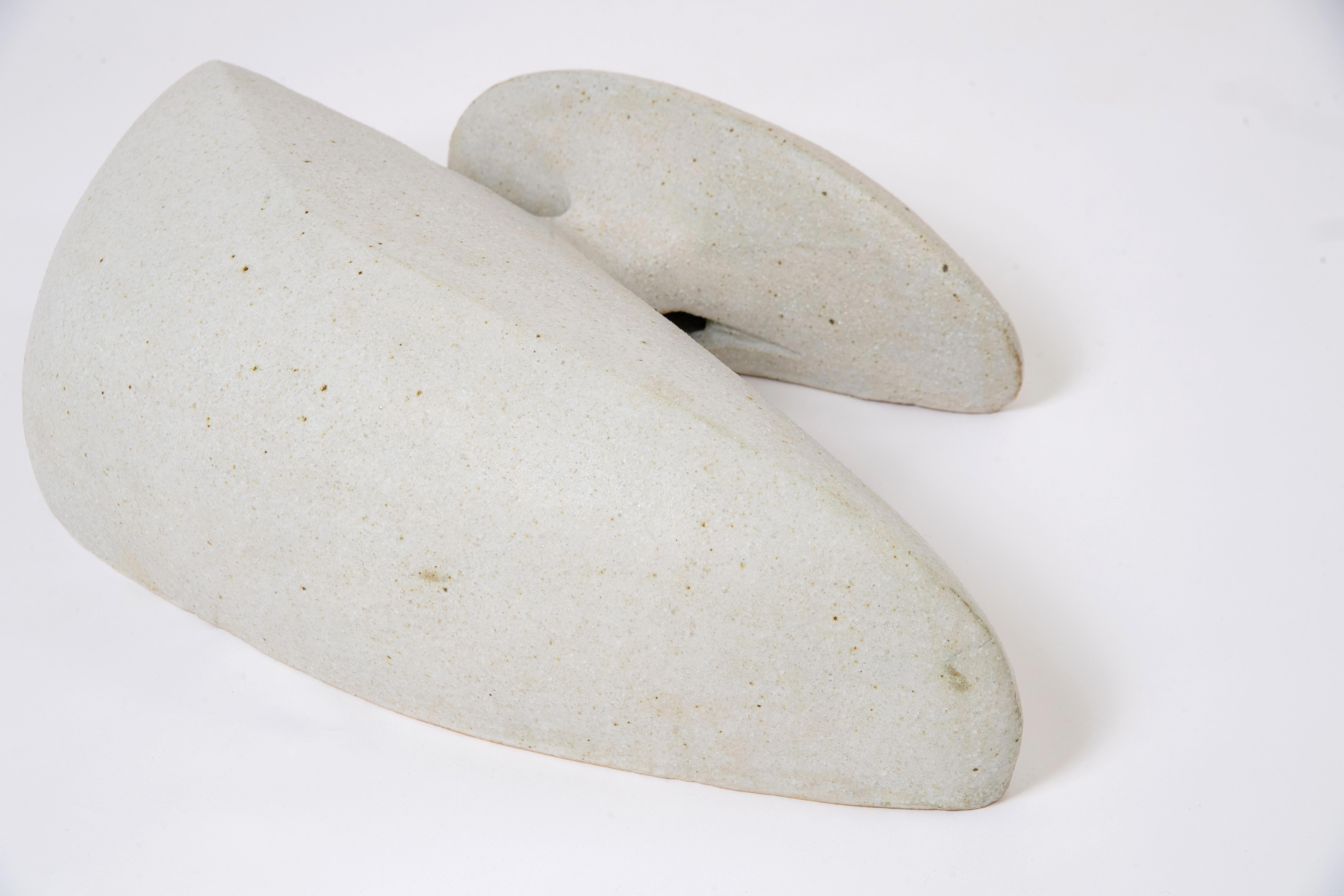 Apliques de cerámica abstractos contemporáneos de Natasha Dakhli, Francia en Nuevo estado para la venta en London, GB