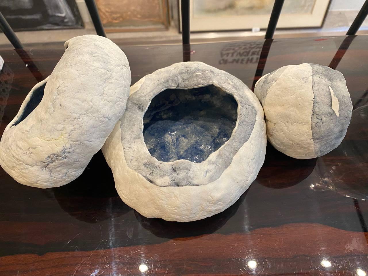 Marisha Falkovich è cresciuta a Mosca, in Russia, e vive e lavora a New York. Lavora principalmente con la ceramica e l'animazione: i suoi pezzi di ceramica sono costruiti a mano con la porcellana e ogni pezzo è unico.

 Le opere di Marisha
