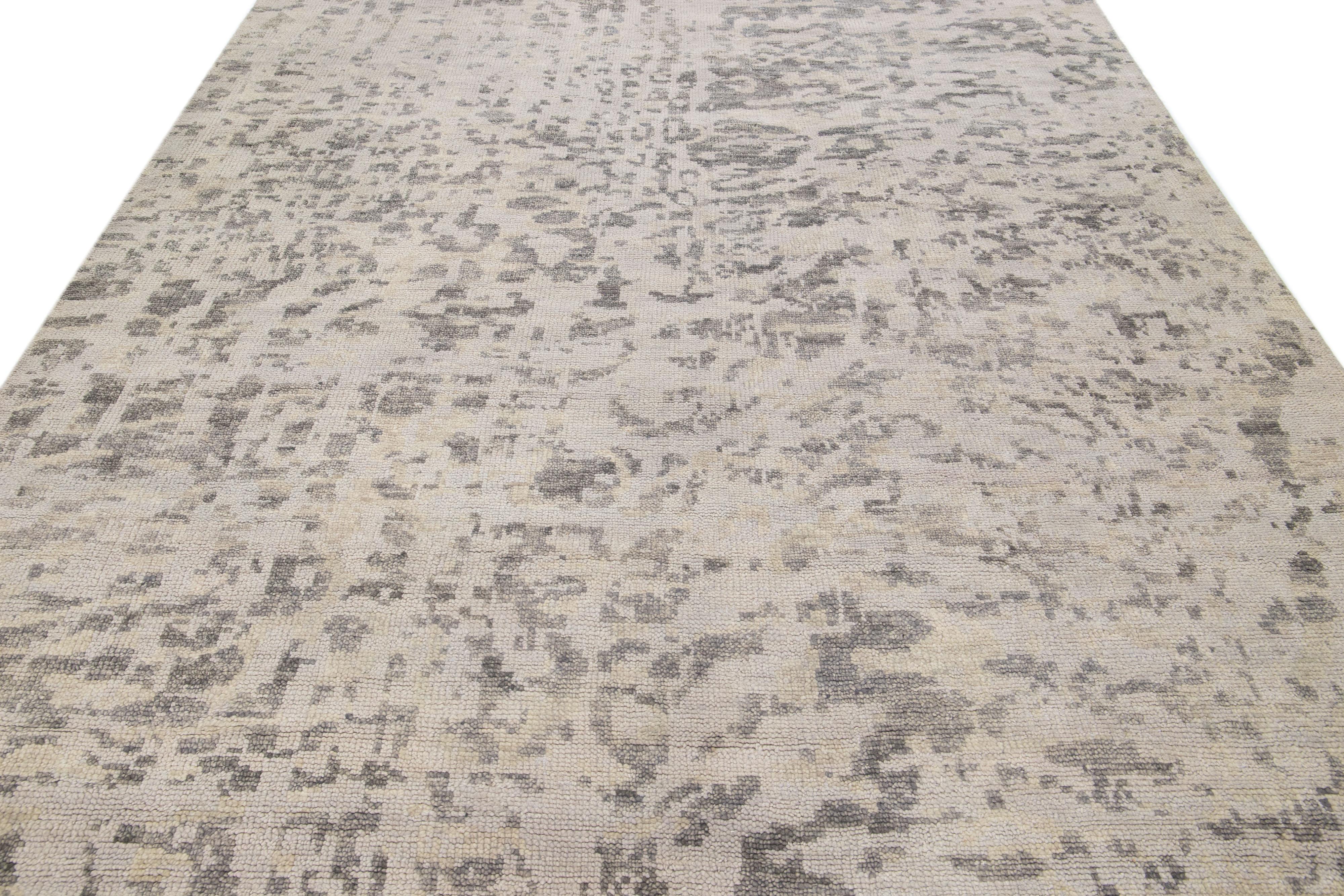 Modern Contemporary Abstract Handmade Gray & Beige Wool Rug For Sale