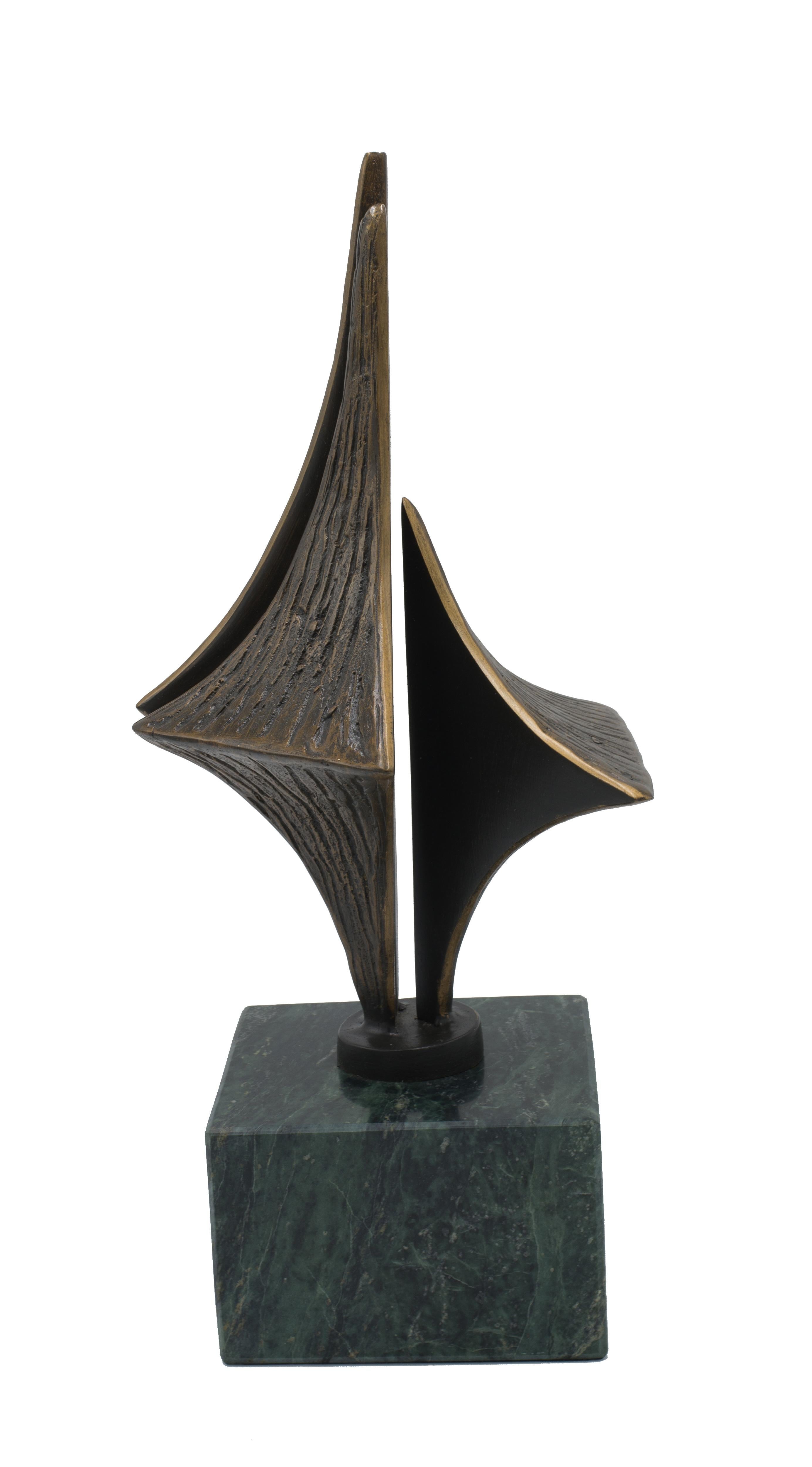 Sconosciuto Scultura astratta contemporanea in metallo e marmo in vendita