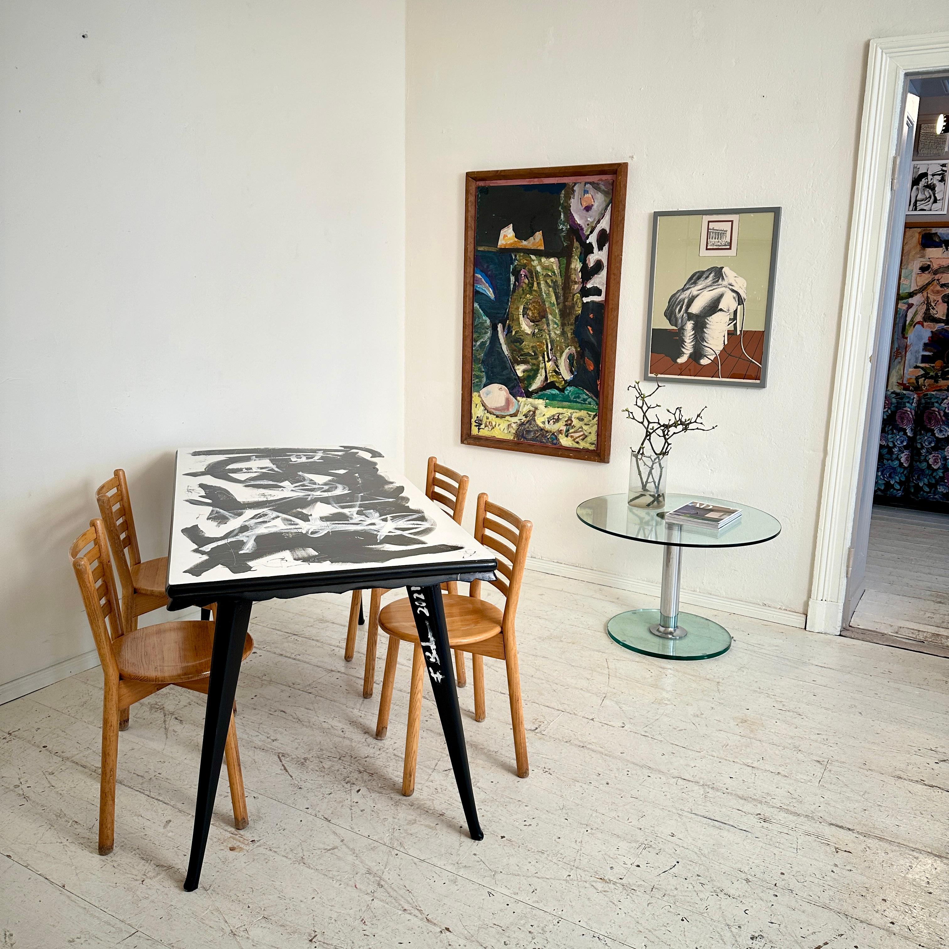 Table de salle à manger contemporaine peinte en noir et blanc, base des années 1950 en vente 5