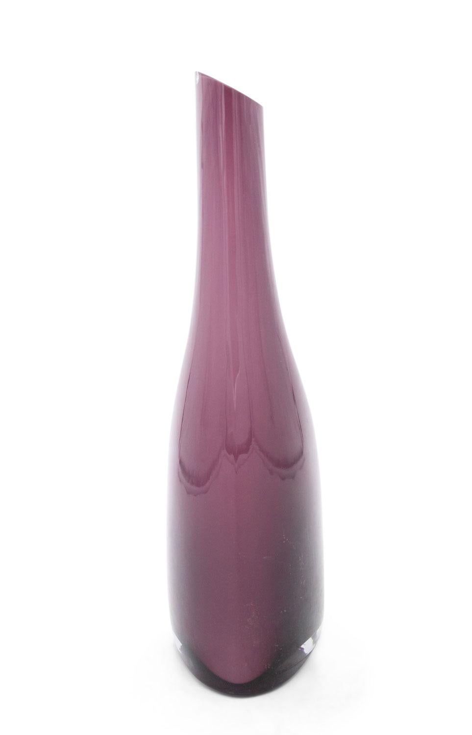 Moderno Contemporary Abstract Purple Glass Vase in vendita