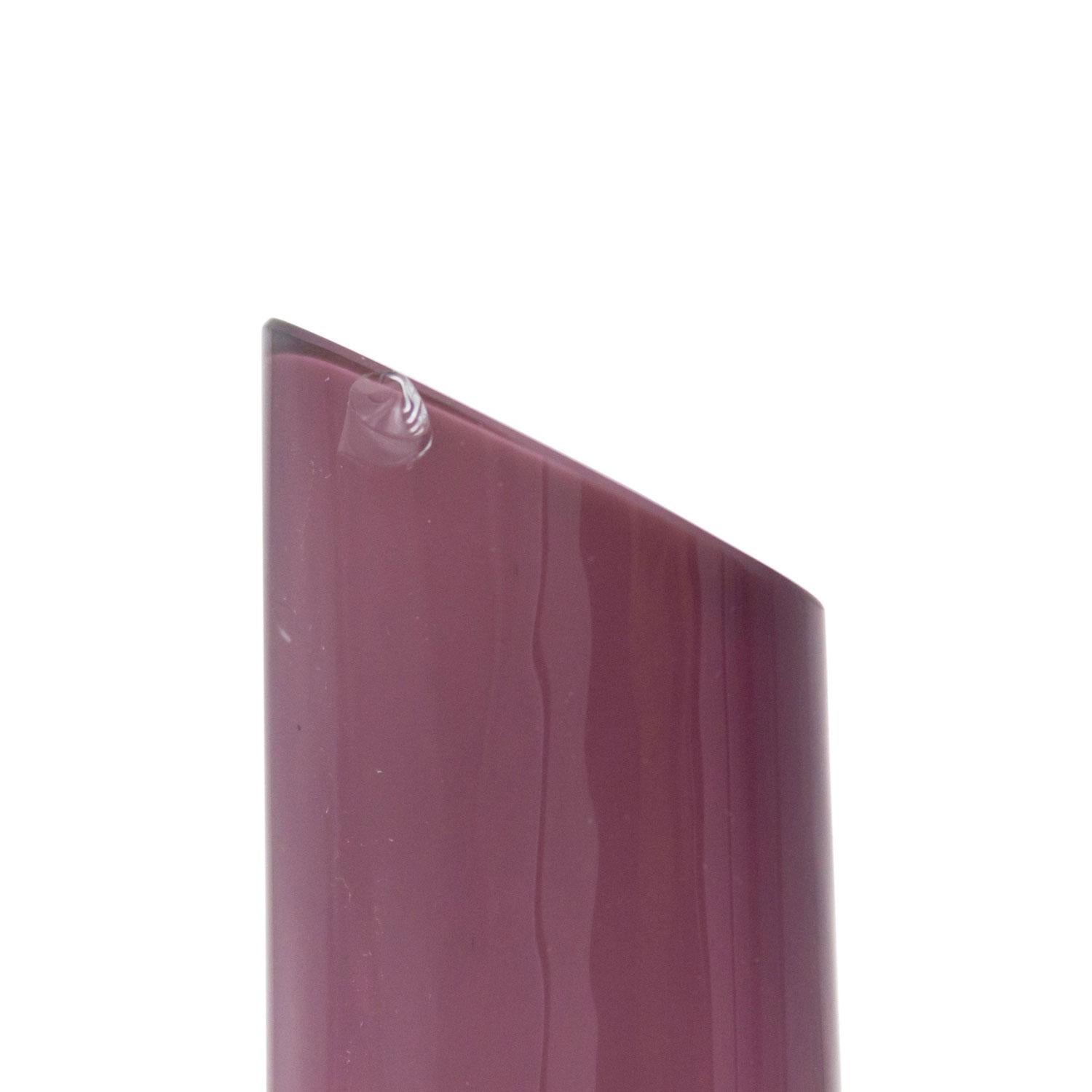Contemporary Abstract Purple Glass Vase In condizioni buone in vendita a Queens, NY