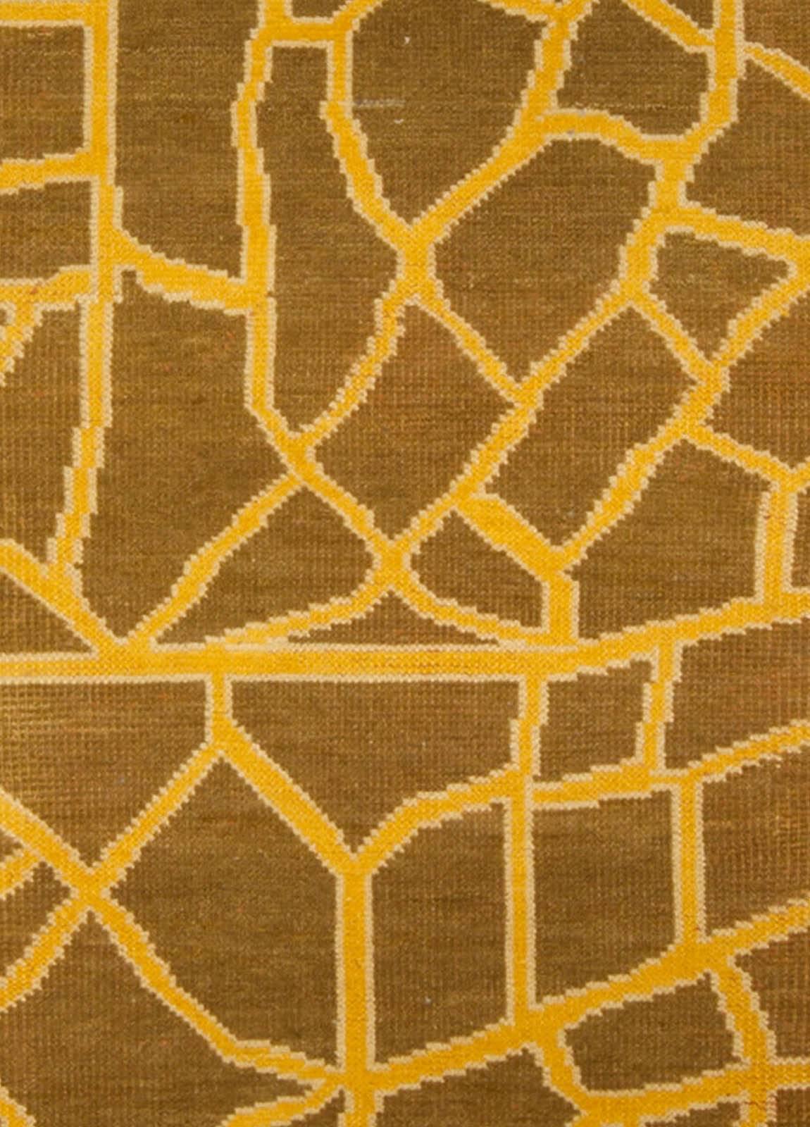Alfombra contemporánea abstracta de piel de serpiente hecha a mano en lana por Doris Leslie Blau.
Tamaño: 243 × 304 cm (8'0