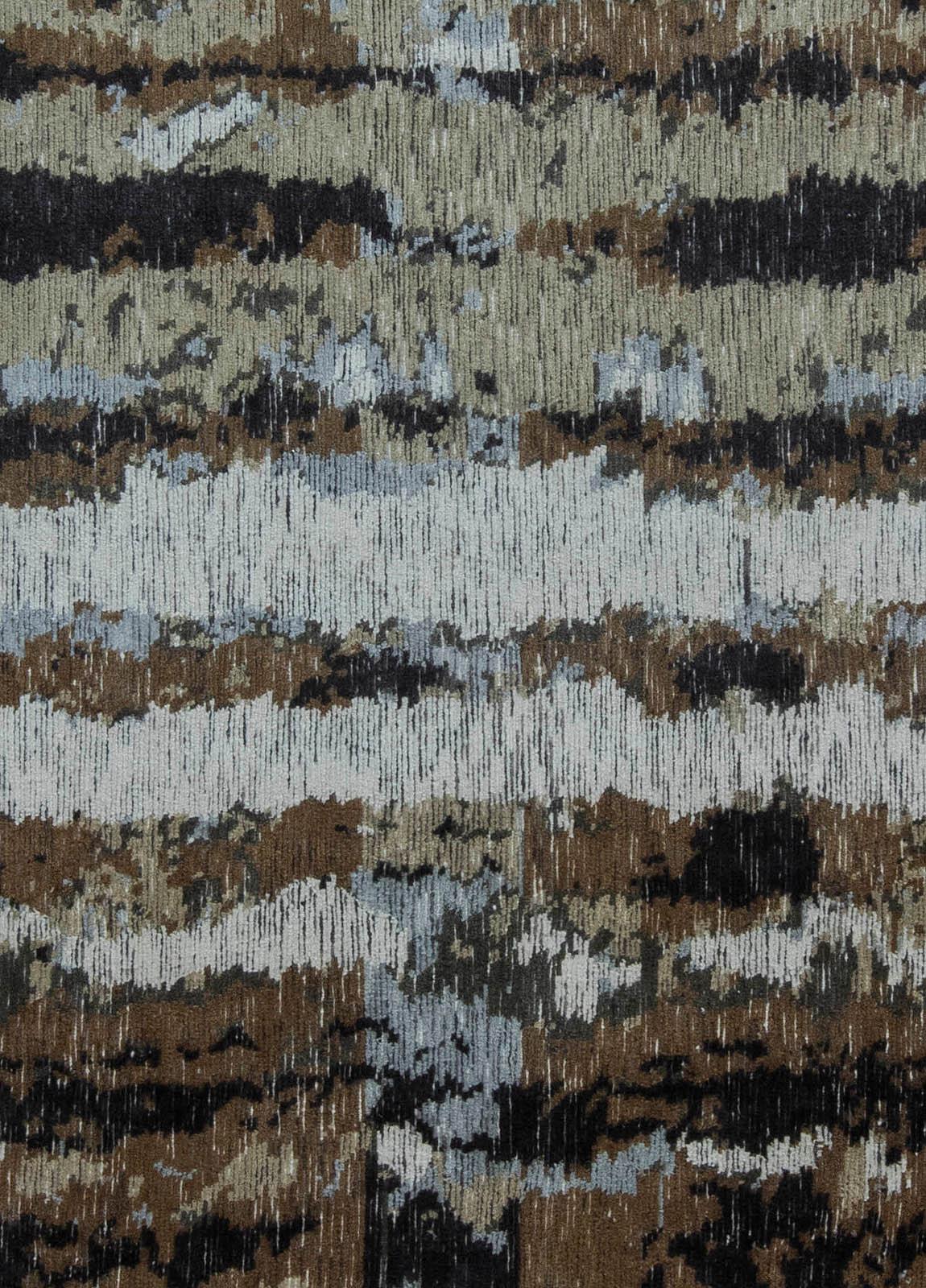 Contemporary abstract Tibetan handmade wool and silk rug by Doris Leslie Blau.
Size: 12'5