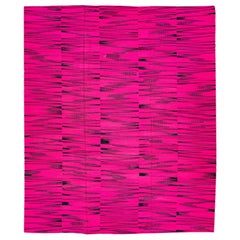 Zeitgenössischer abstrakter türkischer Kelim-Wollteppich in Rosa und Schwarz