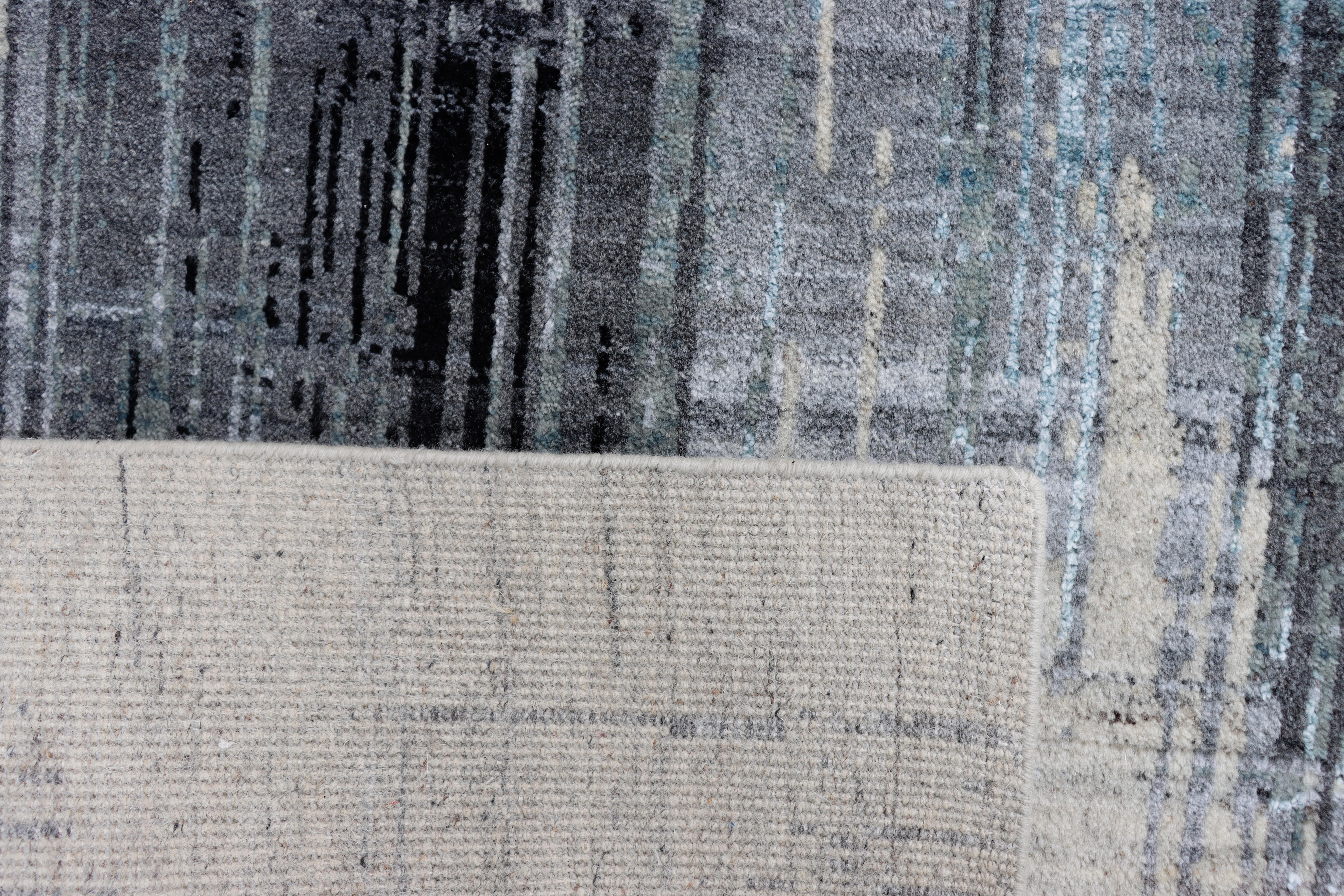 Zeitgenössischer handgeknüpfter Teppich aus Wolle mit abstrakten Aquarellfarben in Beige und Blau im Zustand „Neu“ im Angebot in New York, NY