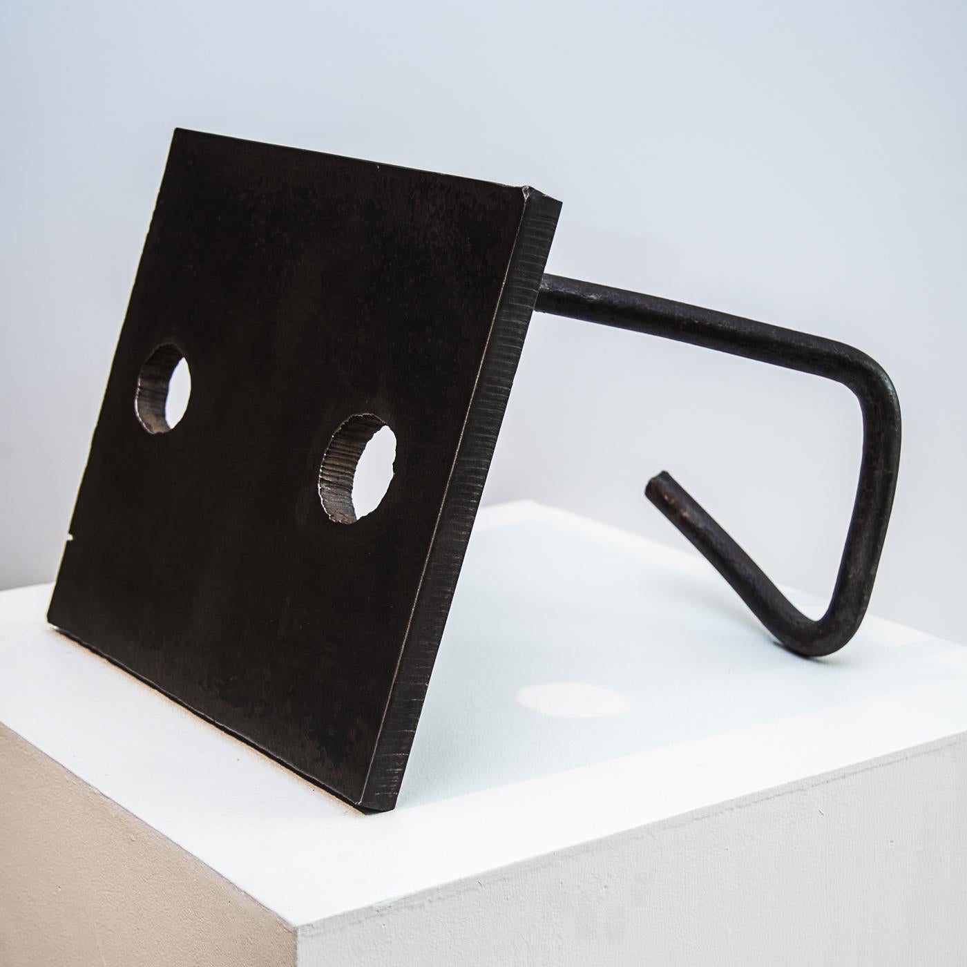 Zeitgenössische abstrakte Skulptur aus geschweißtem Stahl von Scott Gordon (Die Katze, 2014) (amerikanisch) im Angebot