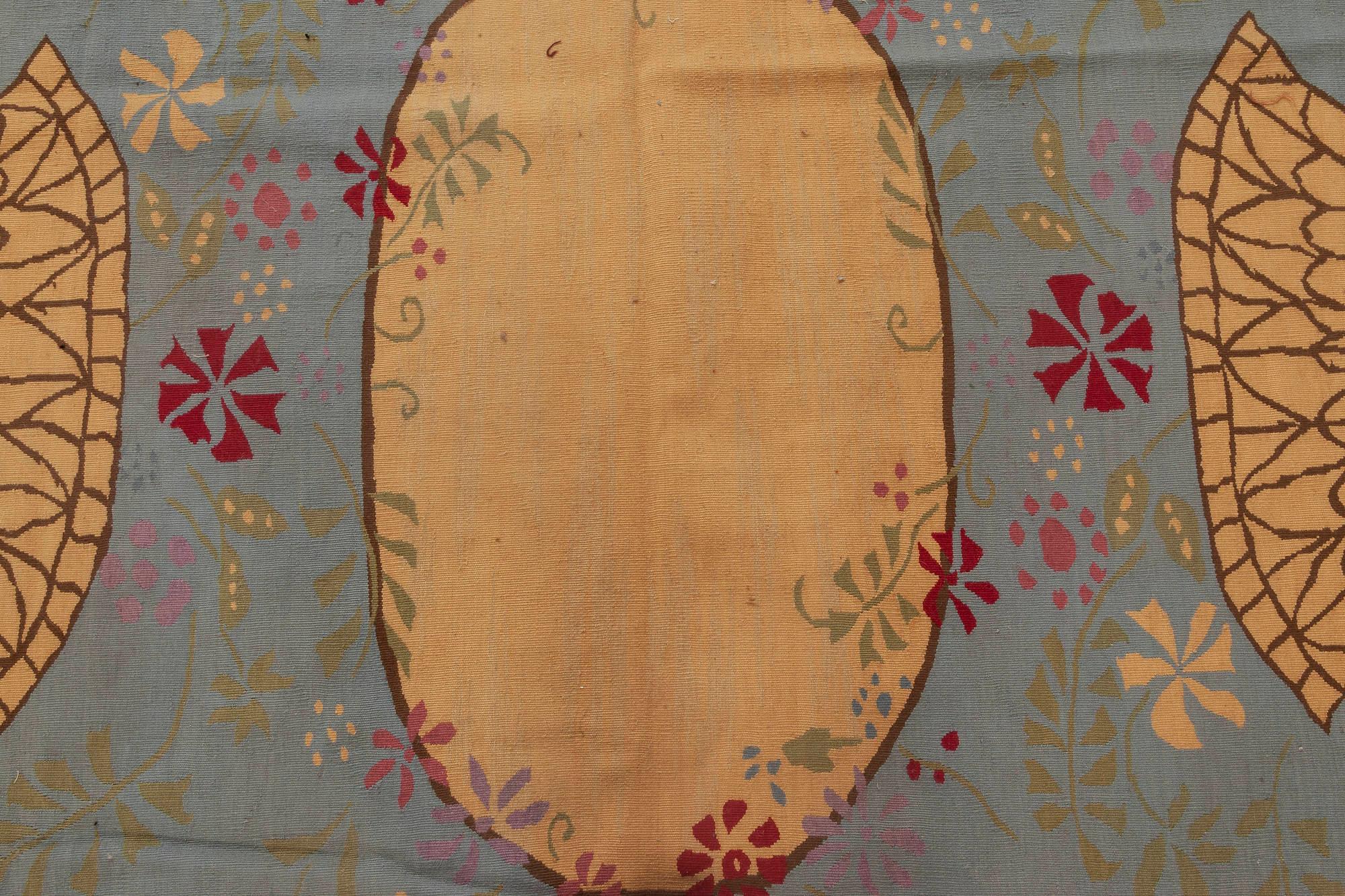 Cinese Tappeto contemporaneo in lana floreale in stile Abusson di Thomas Jayne per Doris Leslie Blau in vendita
