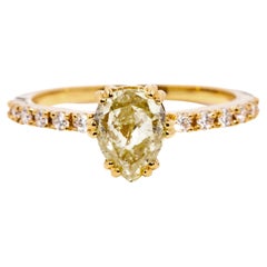 Zeitgenössischer ADGL-zertifizierter 1,15 Karat gelber Fancy-Diamantring mit Birnenschliff