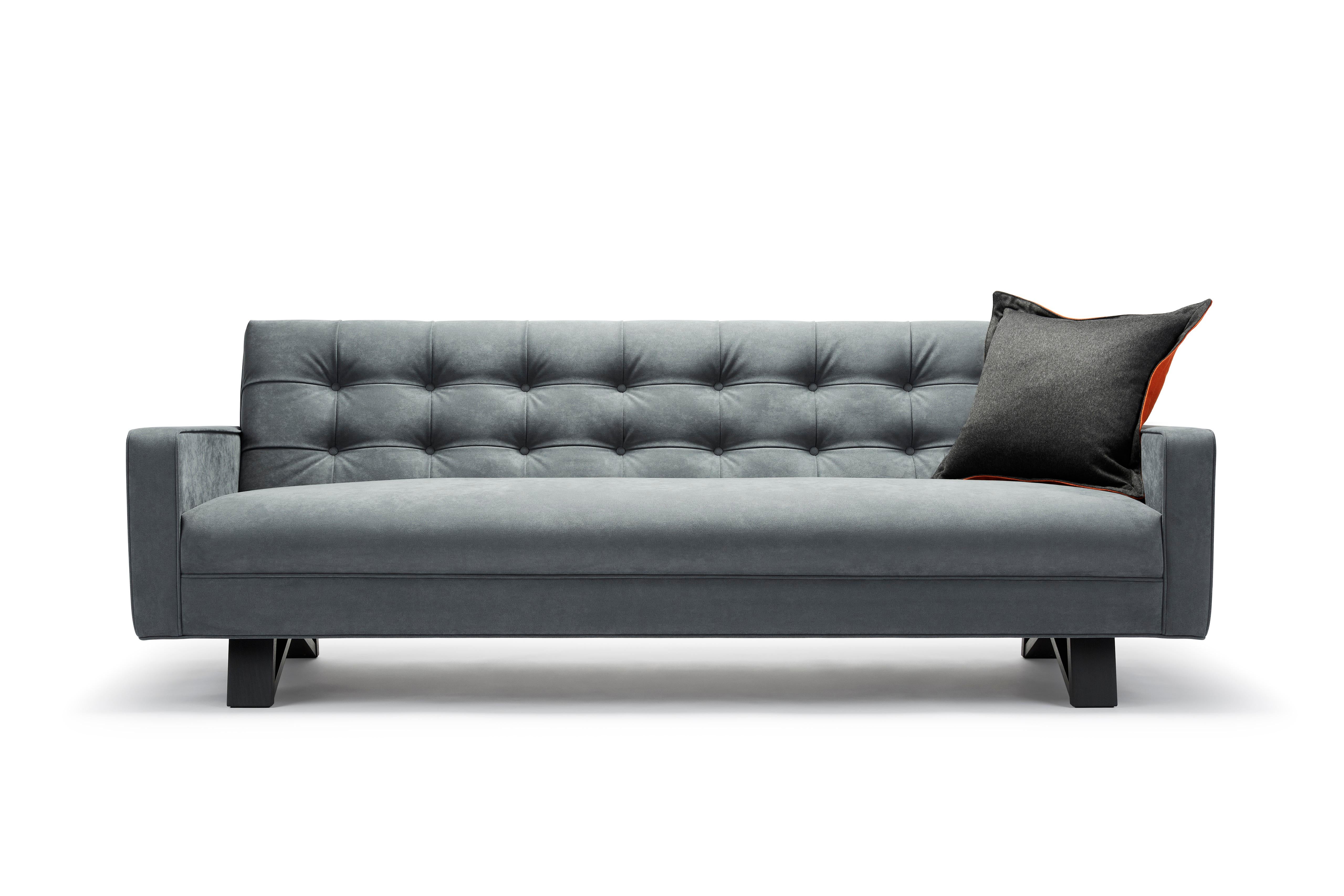 Adoni Sofa in schickem grauen Alcantara mit schwarz gewachsten Walnussbeinen im Angebot 1
