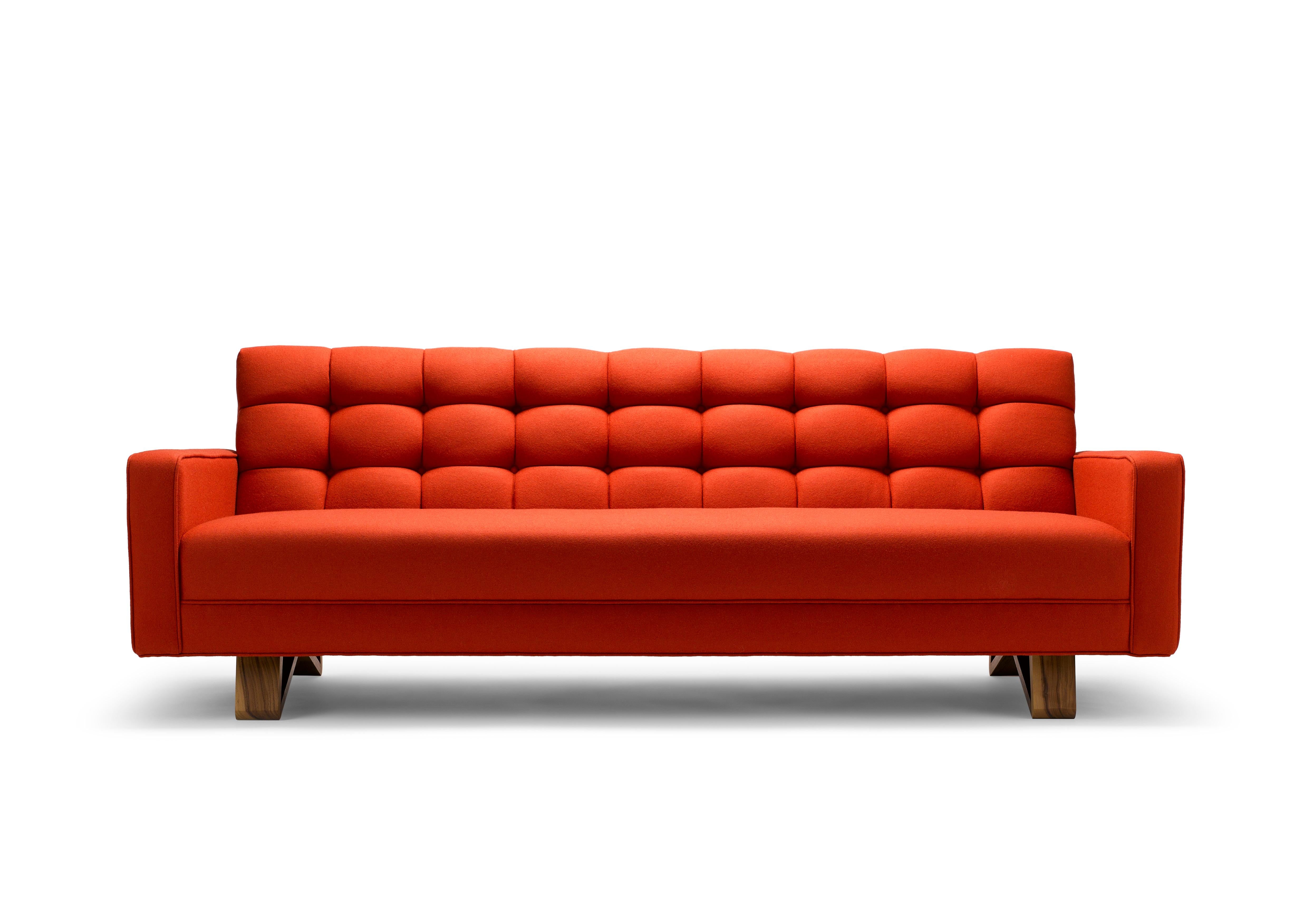 Laine Canapé contemporain Adoni en laine bleu foncé avec pieds en noyer en vente