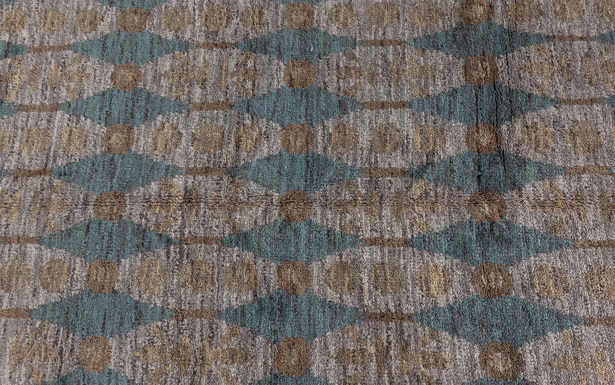 Contemporary Aegean green handmade rug by Bunny Williams for Doris Leslie Blau.
Size: 11'8