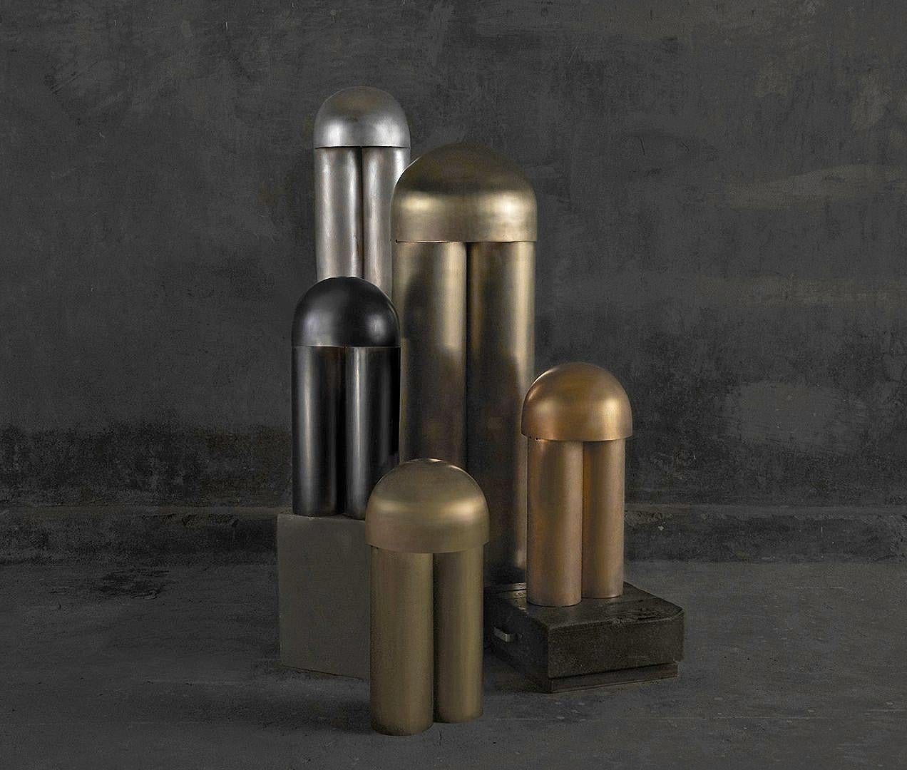 Contemporary Aged Brass Sculpted Floor Lamp, Monolith von Paul Matter im Angebot 1