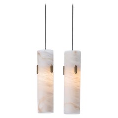 Colgante contemporáneo de alabastro en latón antiguo by Tigermoth Lighting