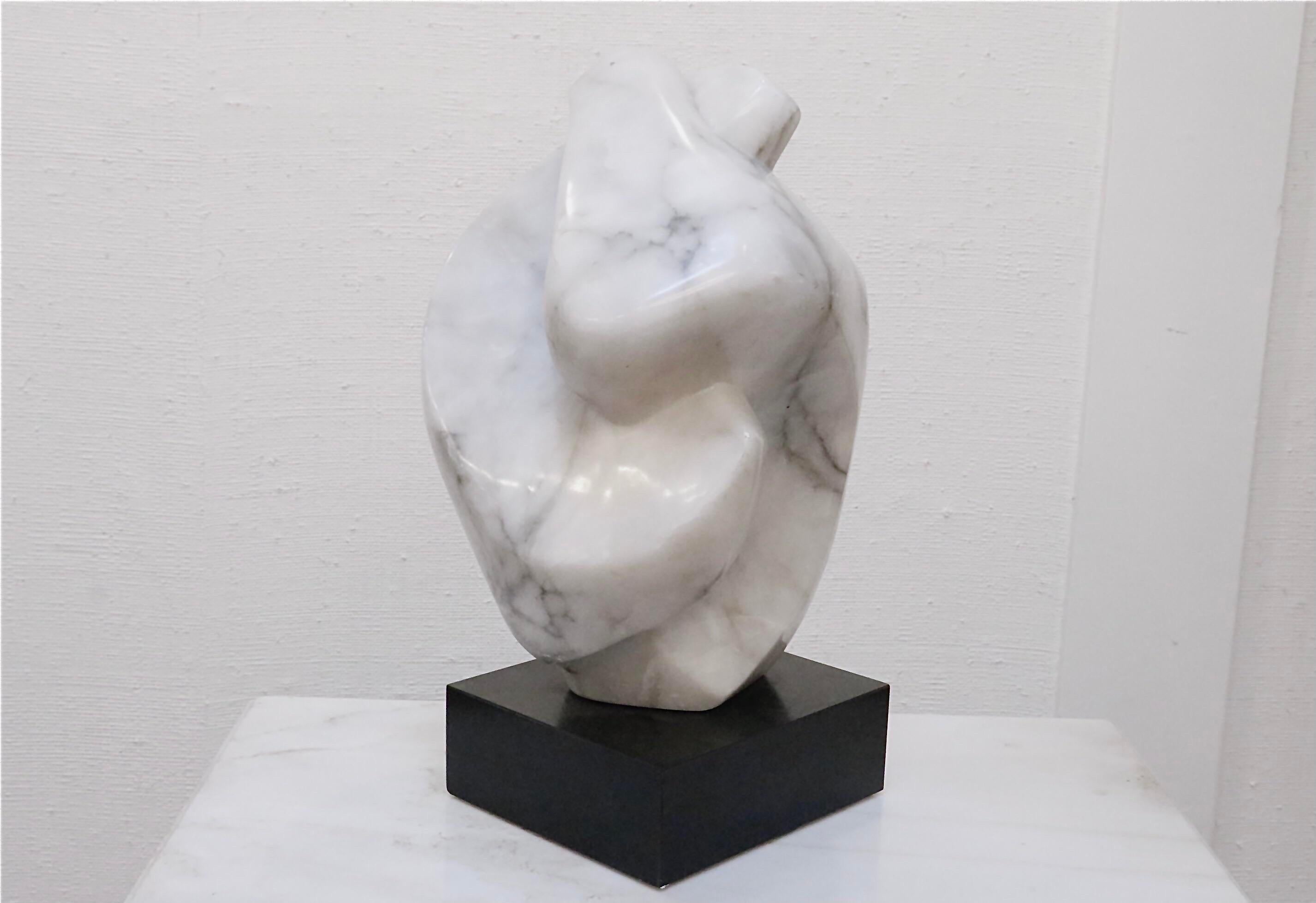 Contemporary Alabaster Sculpture For Sale 3