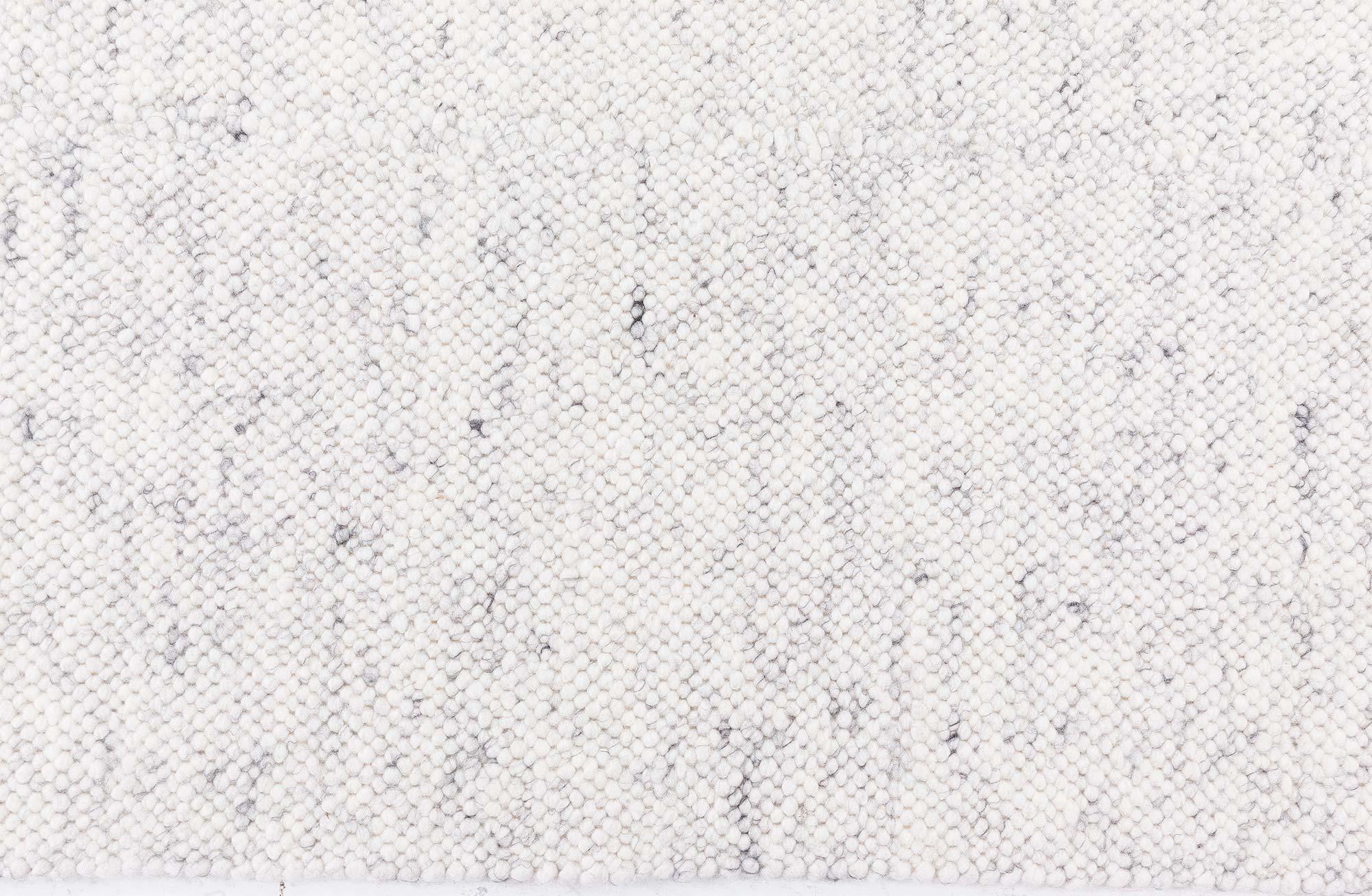 Contemporary Alpine Handmade in Natural Lambswool Runner by Doris Leslie Blau Moderno en venta
