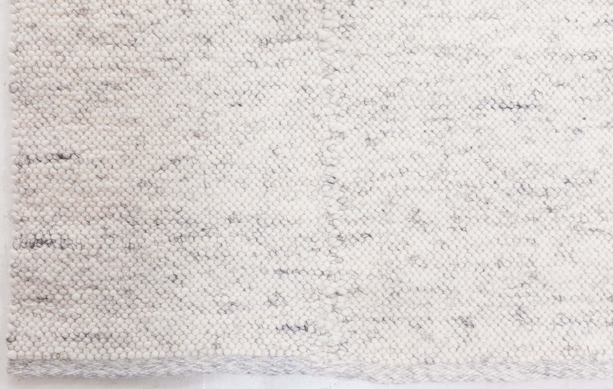 Contemporary Alpine Handmade in Natural Lambswool Runner by Doris Leslie Blau Europeo en venta
